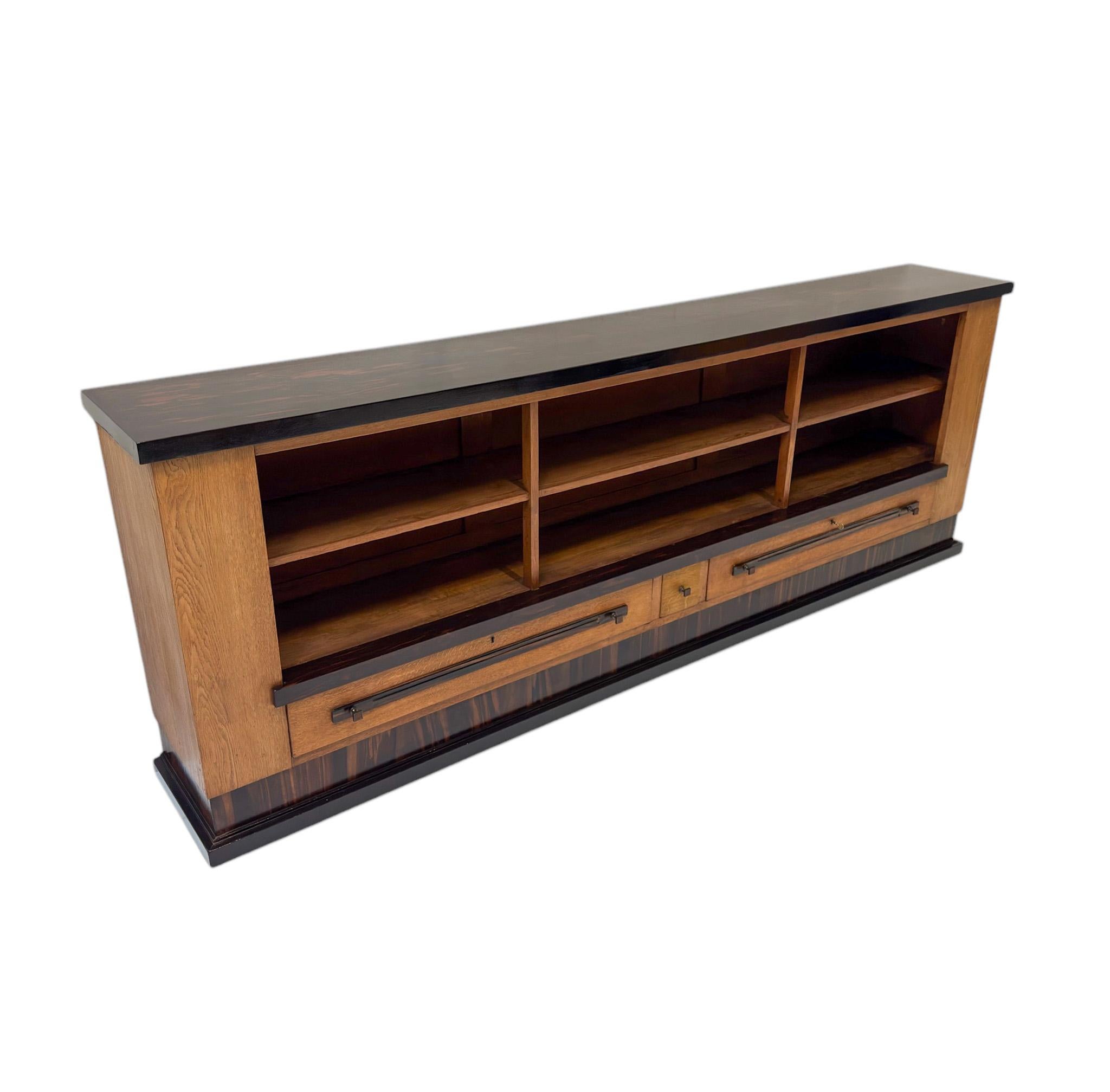 Art Deco Modernist Bookcase or Credenza by Hendrik Wouda for Pander, 1924 en vente 1