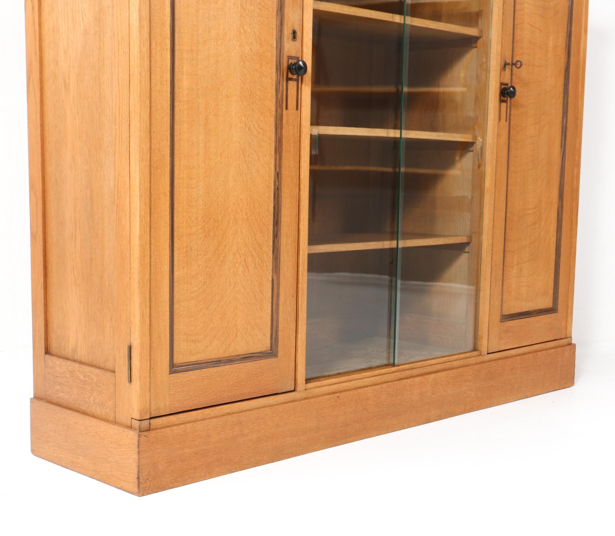Art Deco Modernist Bookcase with Glass Sliding Doors, 1920s For Sale 4