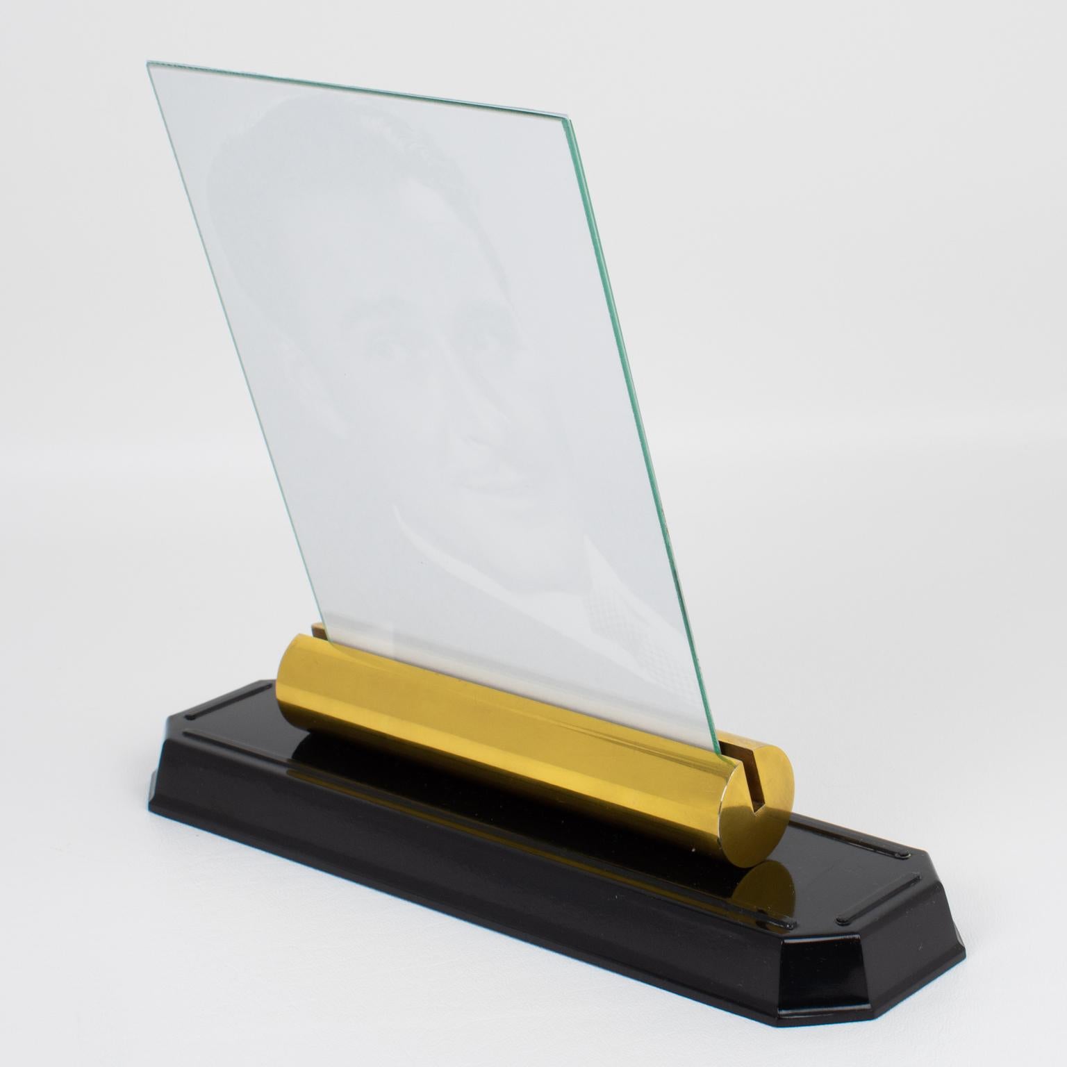 Art Deco Modernist Brass and Bakelite Picture Photo Frame, 1940s In Good Condition For Sale In Atlanta, GA