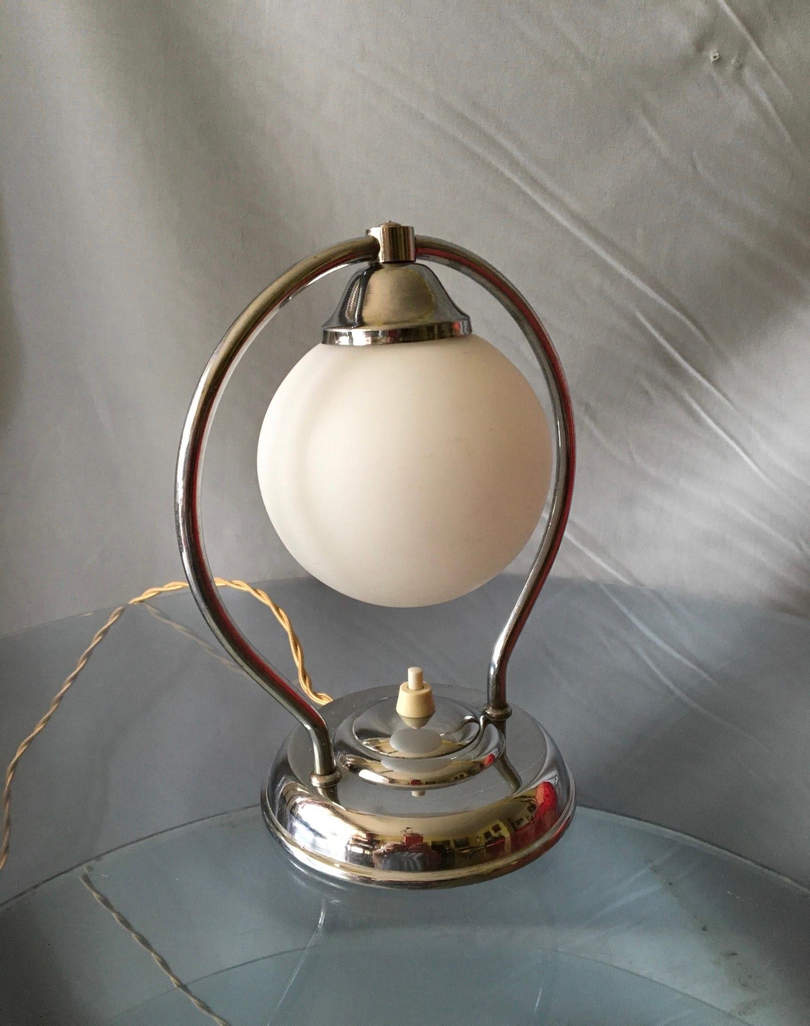 Art Deco Modernist Brass Table Lamp, France, 1930 For Sale 1