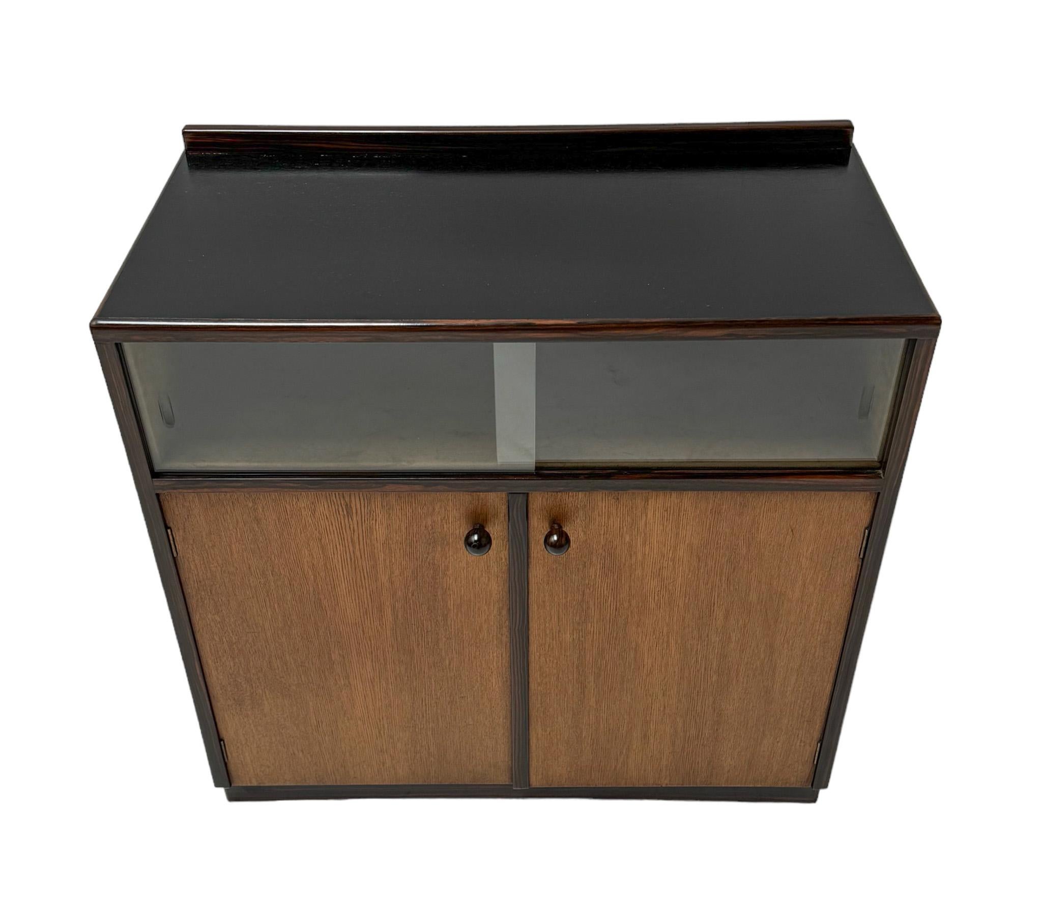 Modernistischer Art-Déco-Schrank von Anton Lucas Leiden, 1920er Jahre (Art déco) im Angebot