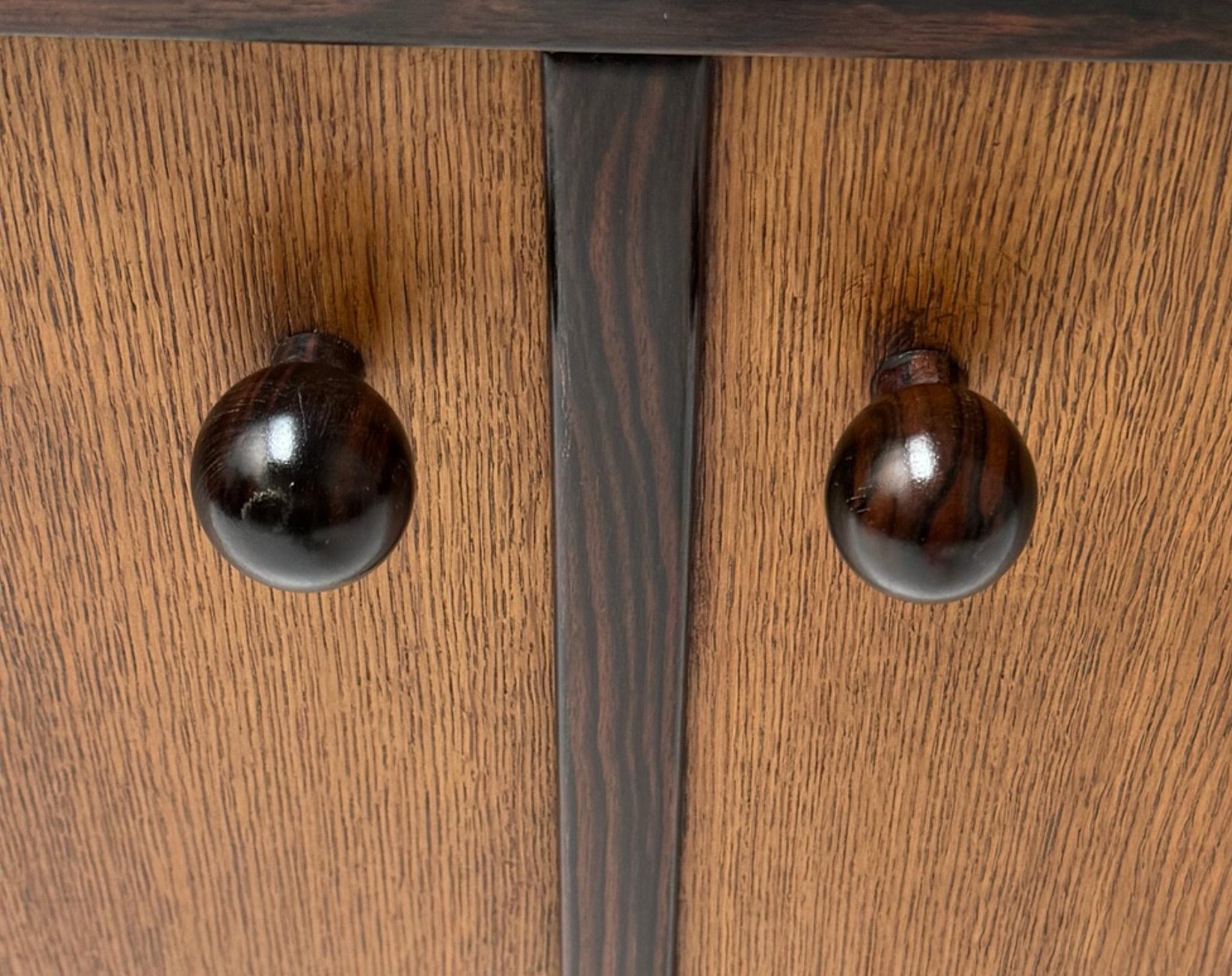 Modernistischer Art-Déco-Schrank von Anton Lucas Leiden, 1920er Jahre (Makassar) im Angebot