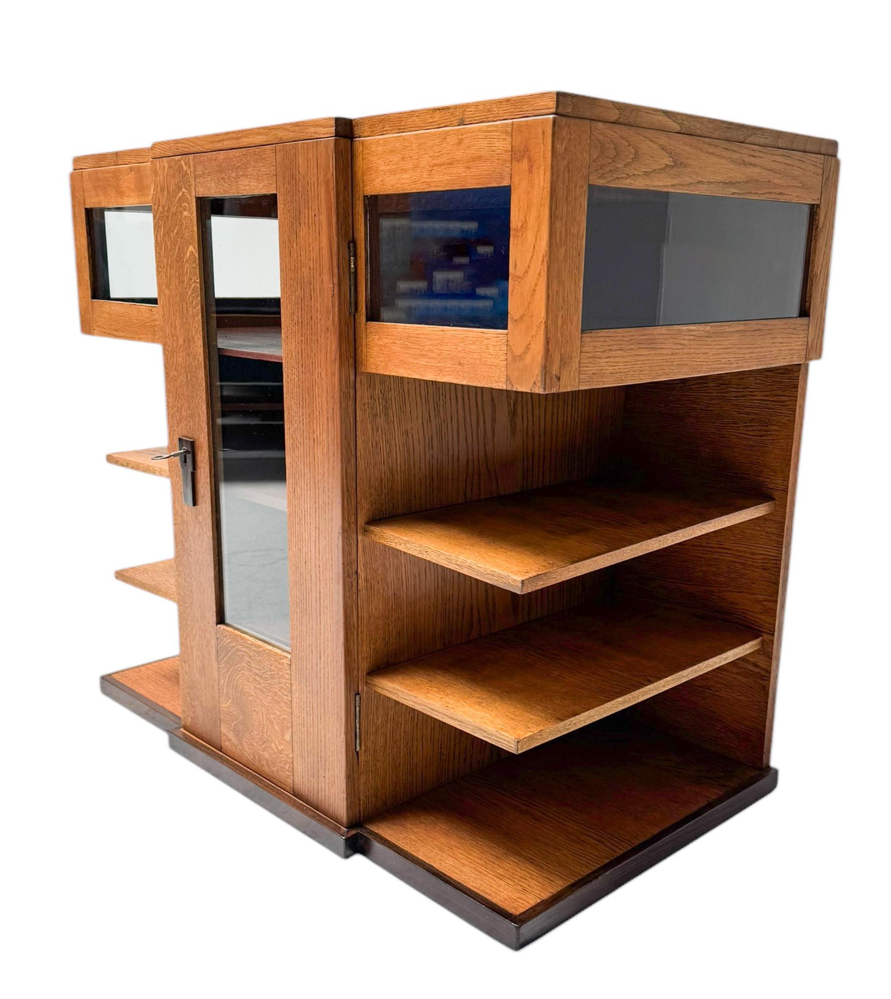 Cabinet modernista Art Déco di P.E.L. Izeren per De Genneper Molen, anni '20 In condizioni buone in vendita a Amsterdam, NL
