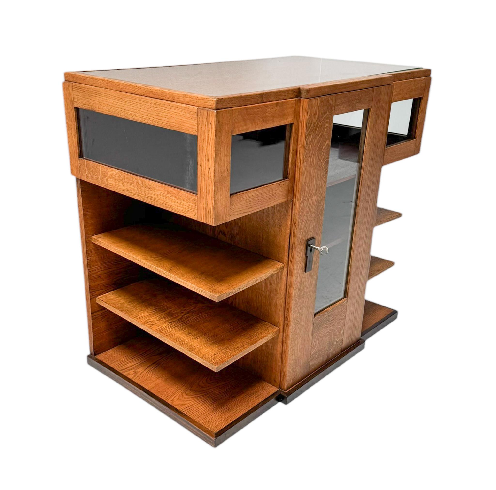 Inizio XX secolo Cabinet modernista Art Déco di P.E.L. Izeren per De Genneper Molen, anni '20 in vendita