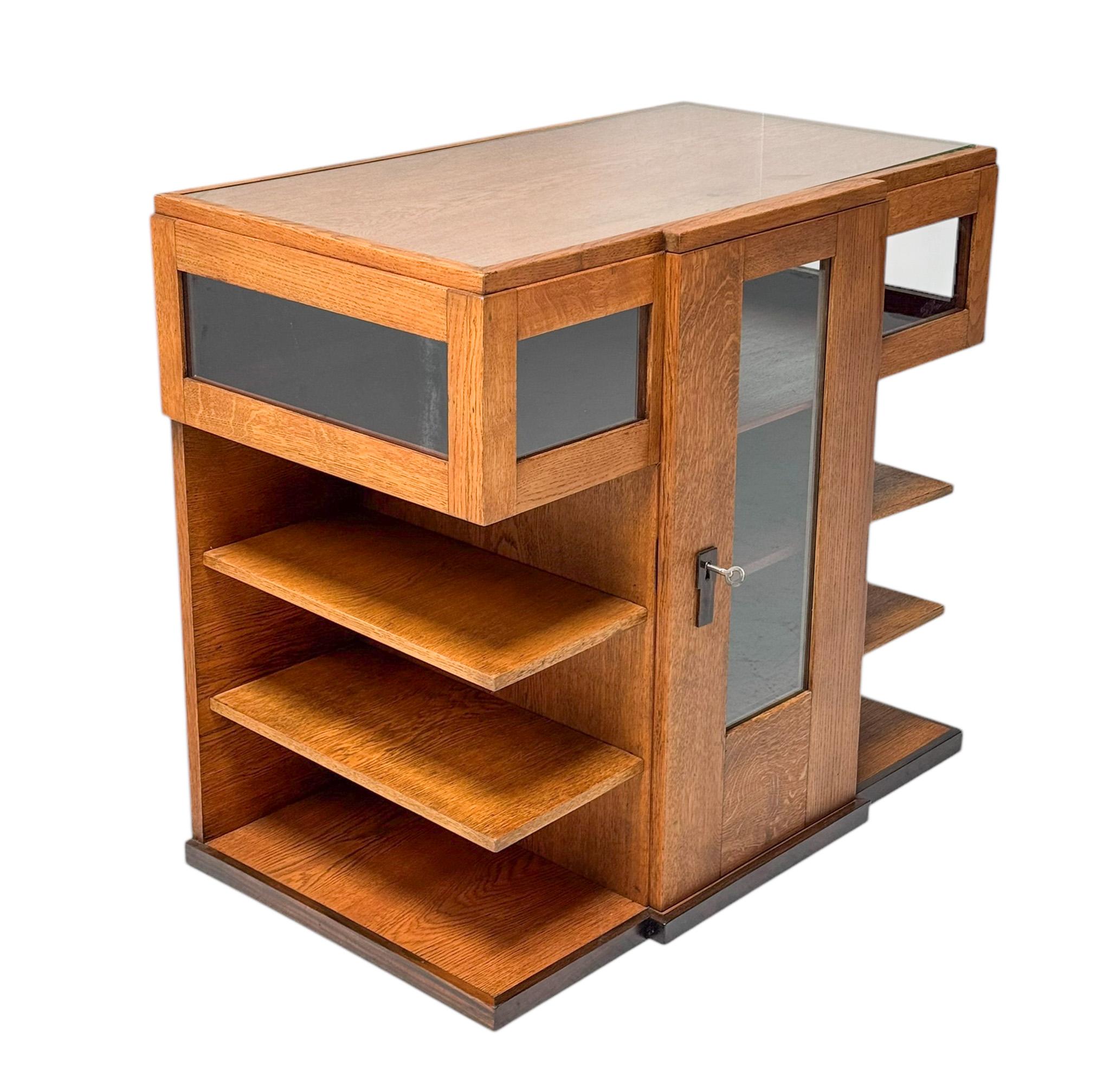 Cabinet modernista Art Déco di P.E.L. Izeren per De Genneper Molen, anni '20 in vendita 1