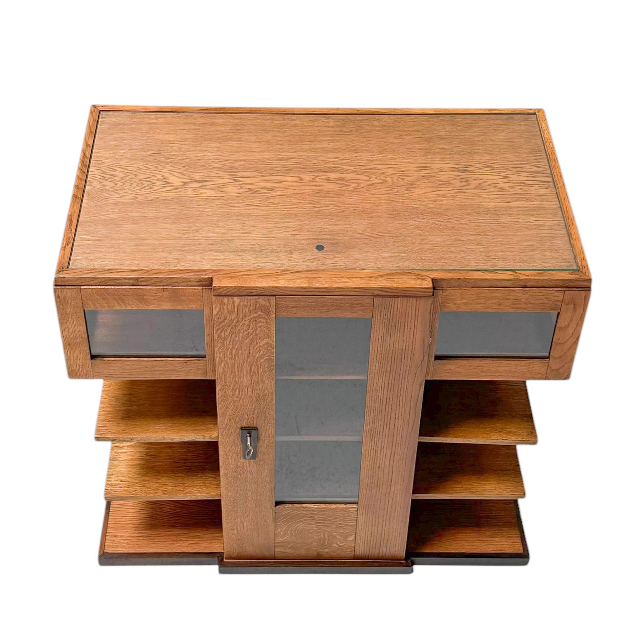 Cabinet modernista Art Déco di P.E.L. Izeren per De Genneper Molen, anni '20 in vendita 2