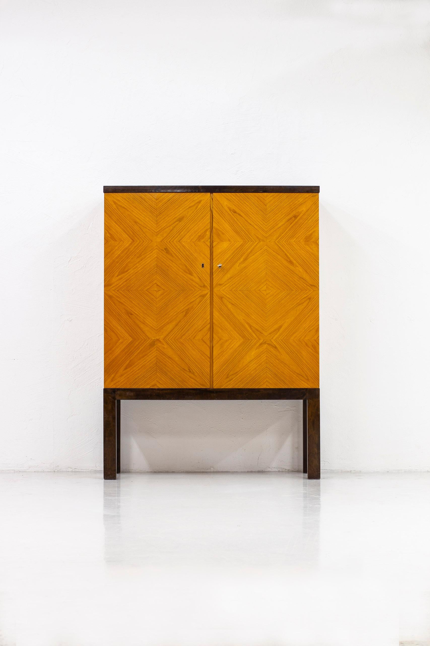 Scandinavian Modern Art Deco/ Modernist Cabinet in the Style of Otto Schulz, Sweden, 1930s For Sale
