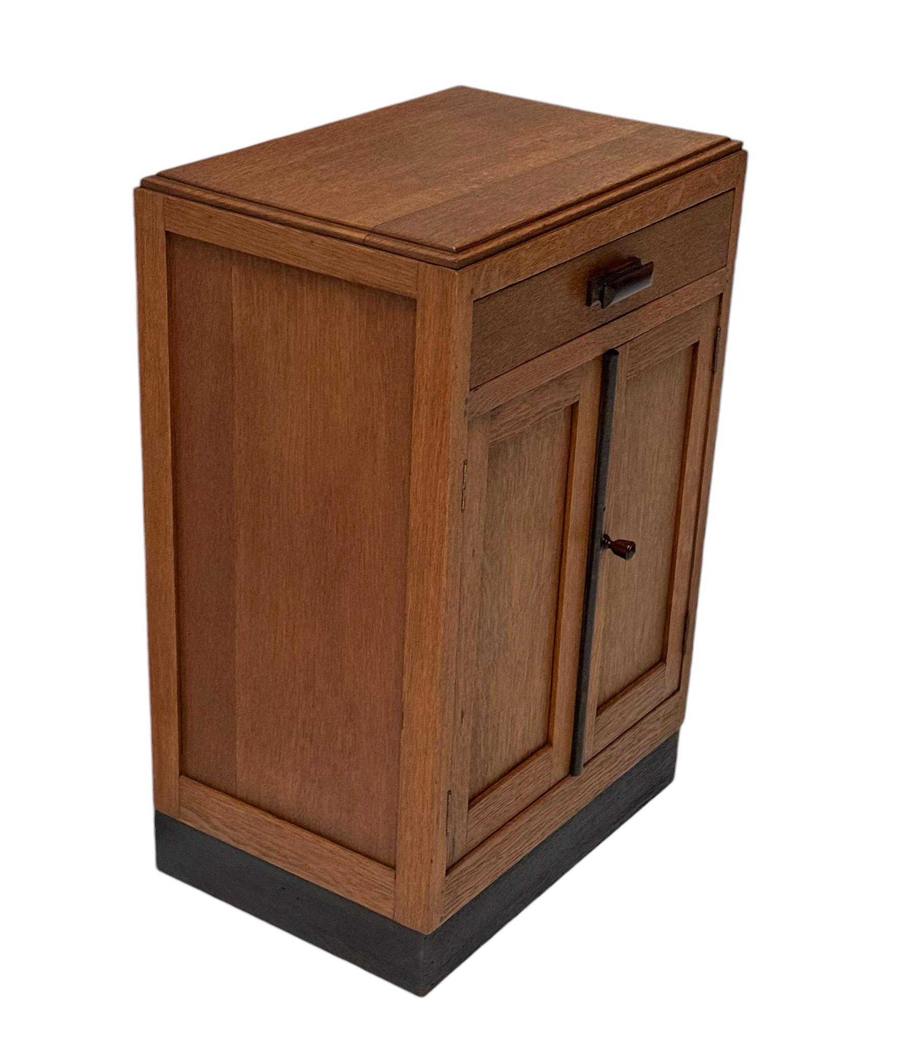 Olandese Mobile modernista Art Déco con cassetto, anni '20 in vendita