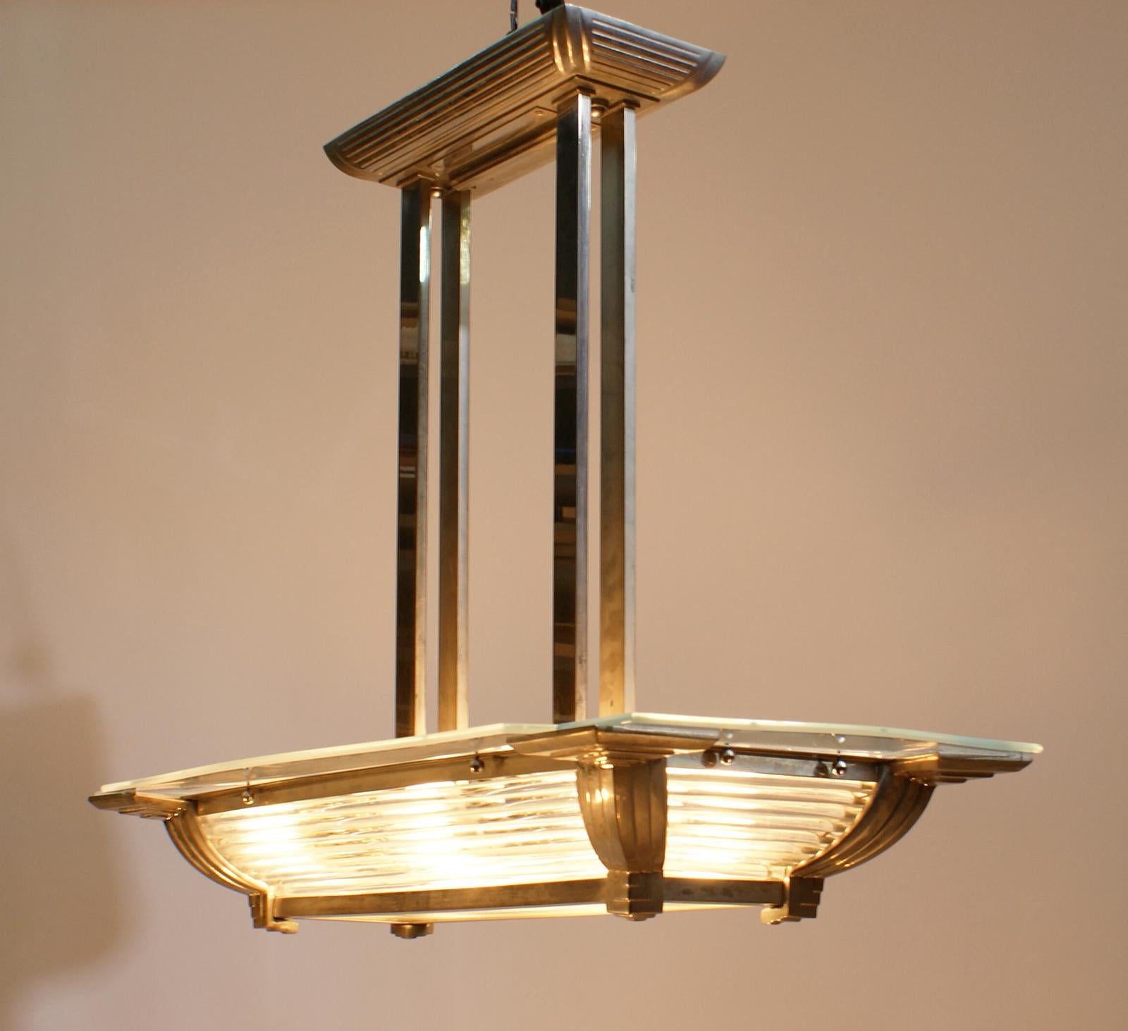 Art Deco Modernist Chandelier in Nickel-Plated Bronze In Excellent Condition For Sale In Beirut, LB