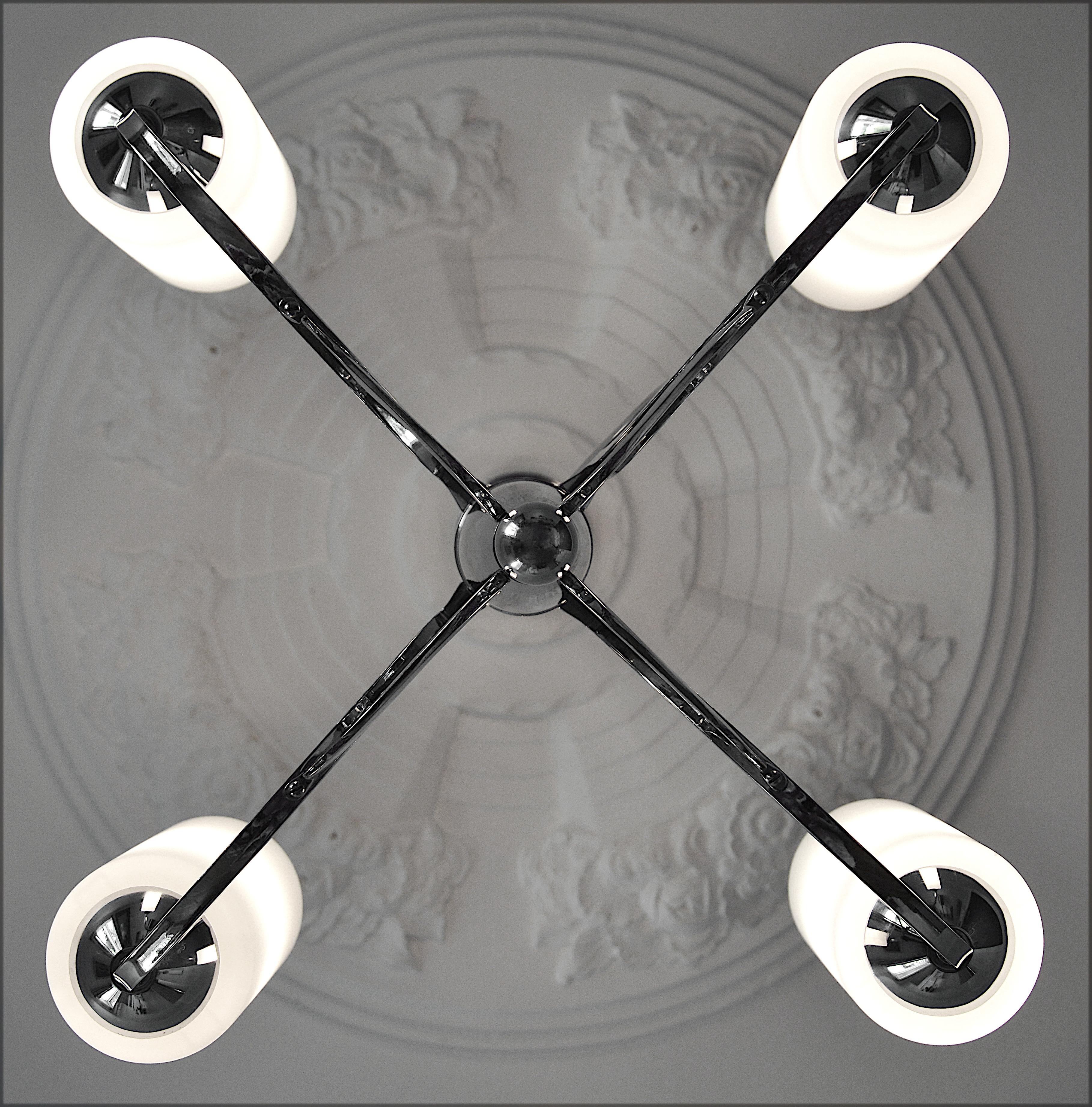 Milieu du XXe siècle Lustre Art Déco moderniste en chrome, France, années 1930 en vente