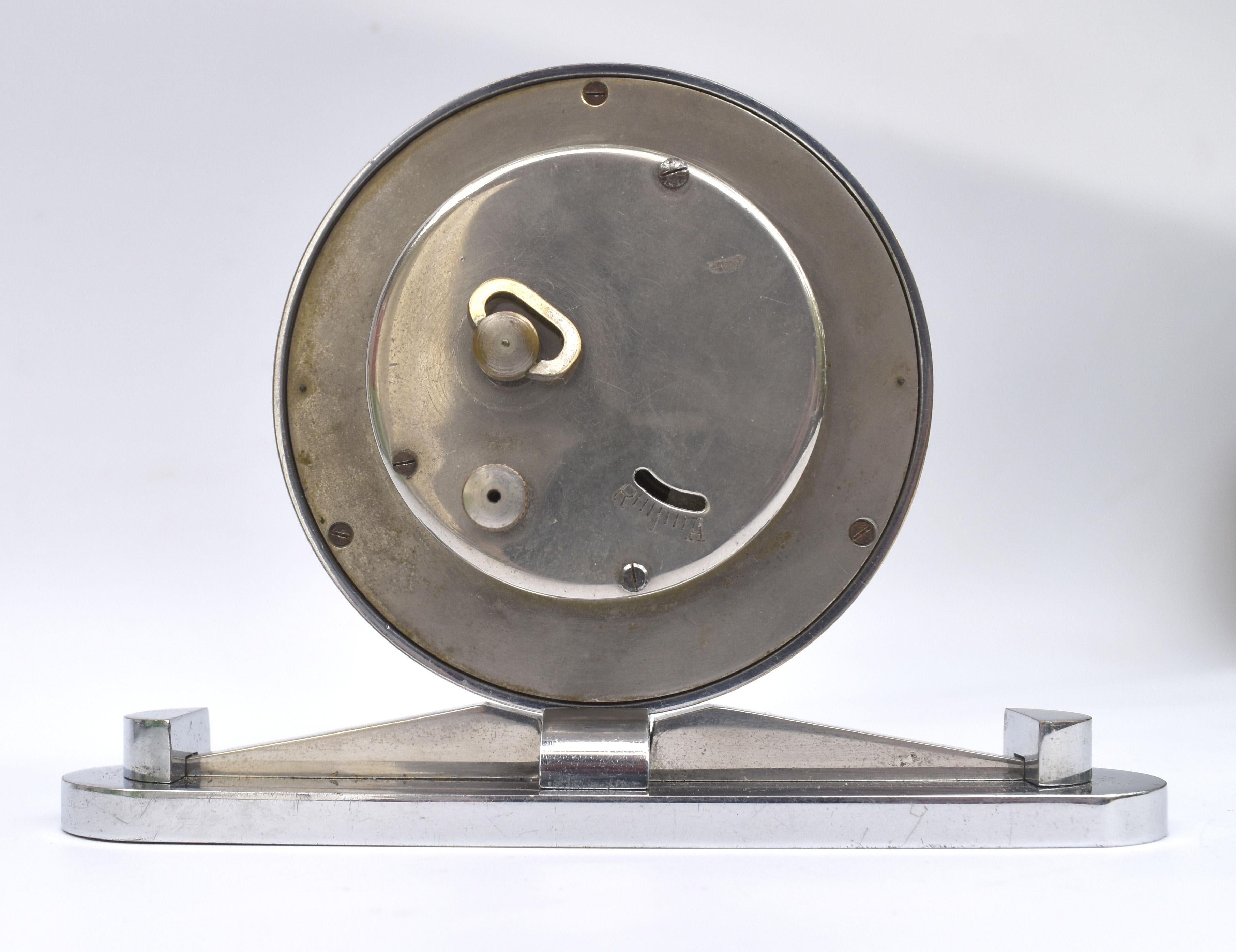 Chrome Horloge de bureau chromée Art Déco moderniste, vers 1930 en vente