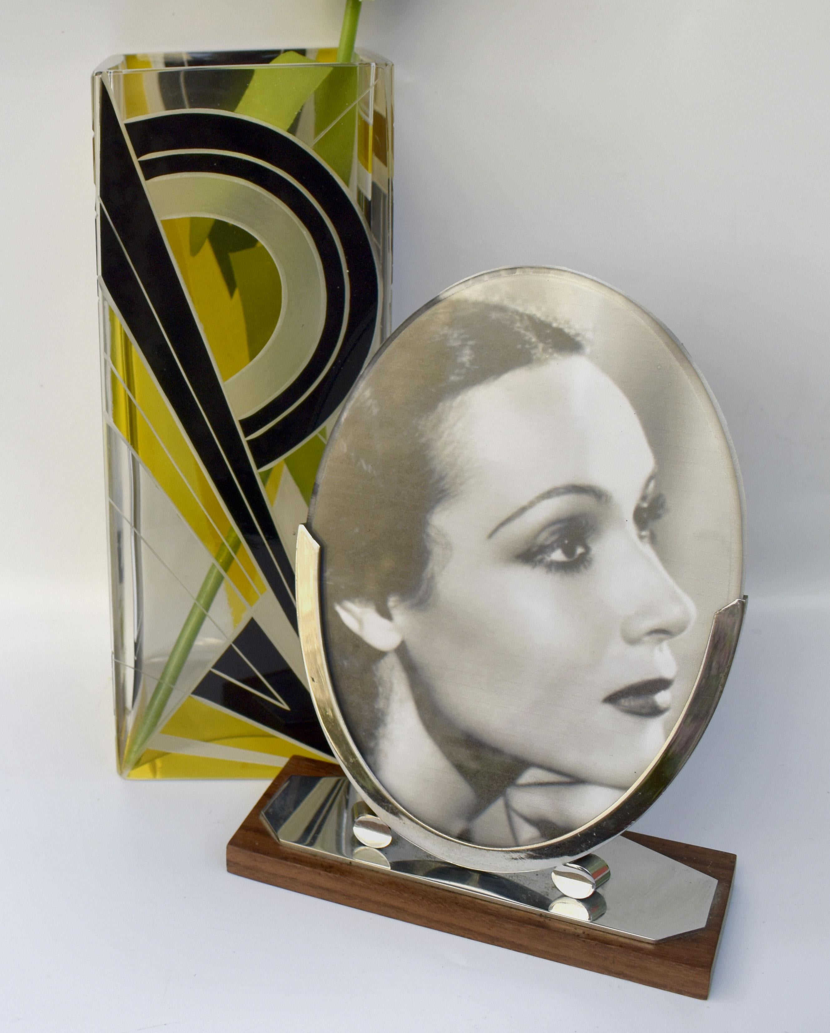 Art Deco Modernist Chrome Picture Frame, France, c1930's For Sale 2