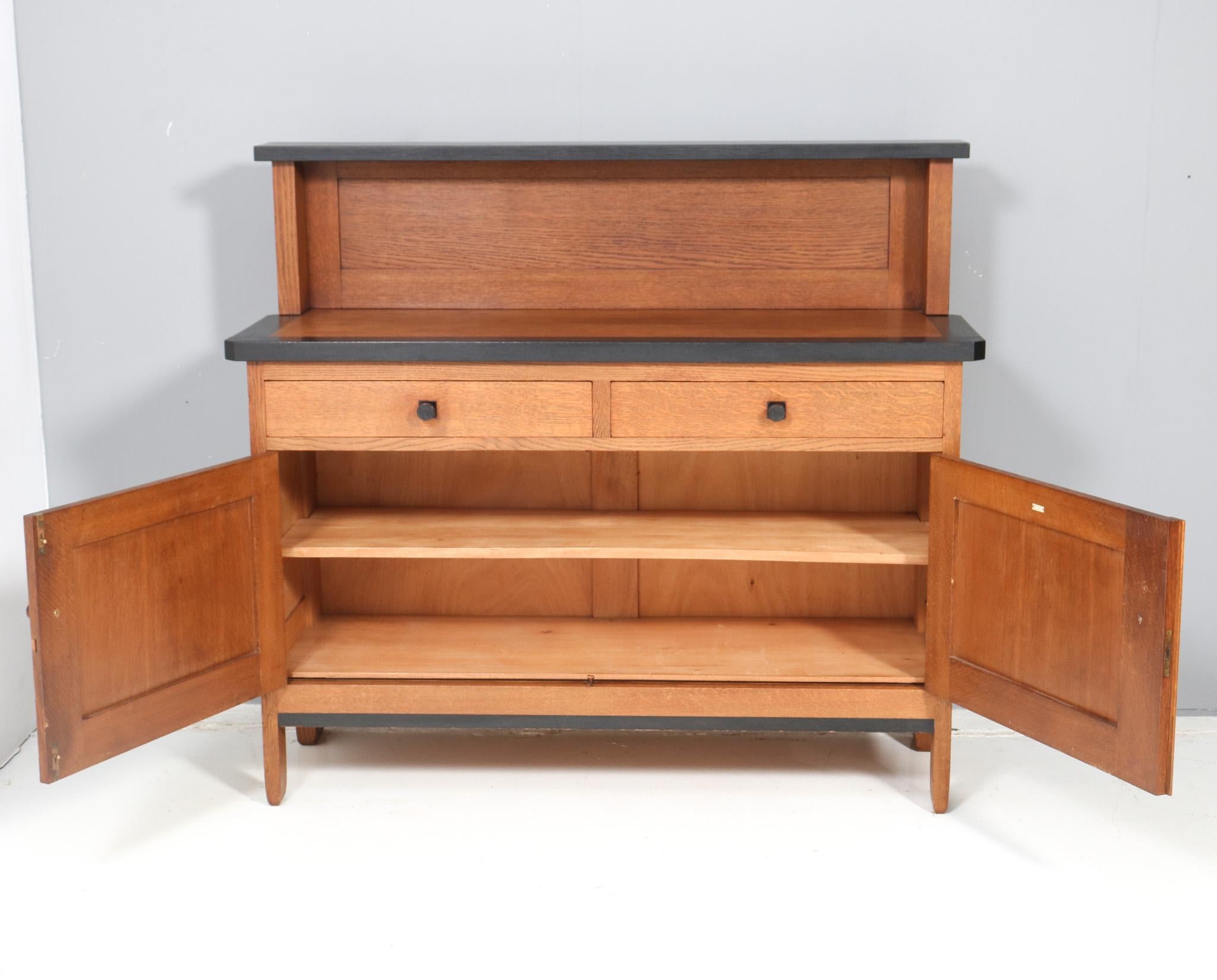 Art Deco Modernist Credenza or Sideboard by H. Fels for L.O.V. Oosterbeek In Good Condition For Sale In Amsterdam, NL