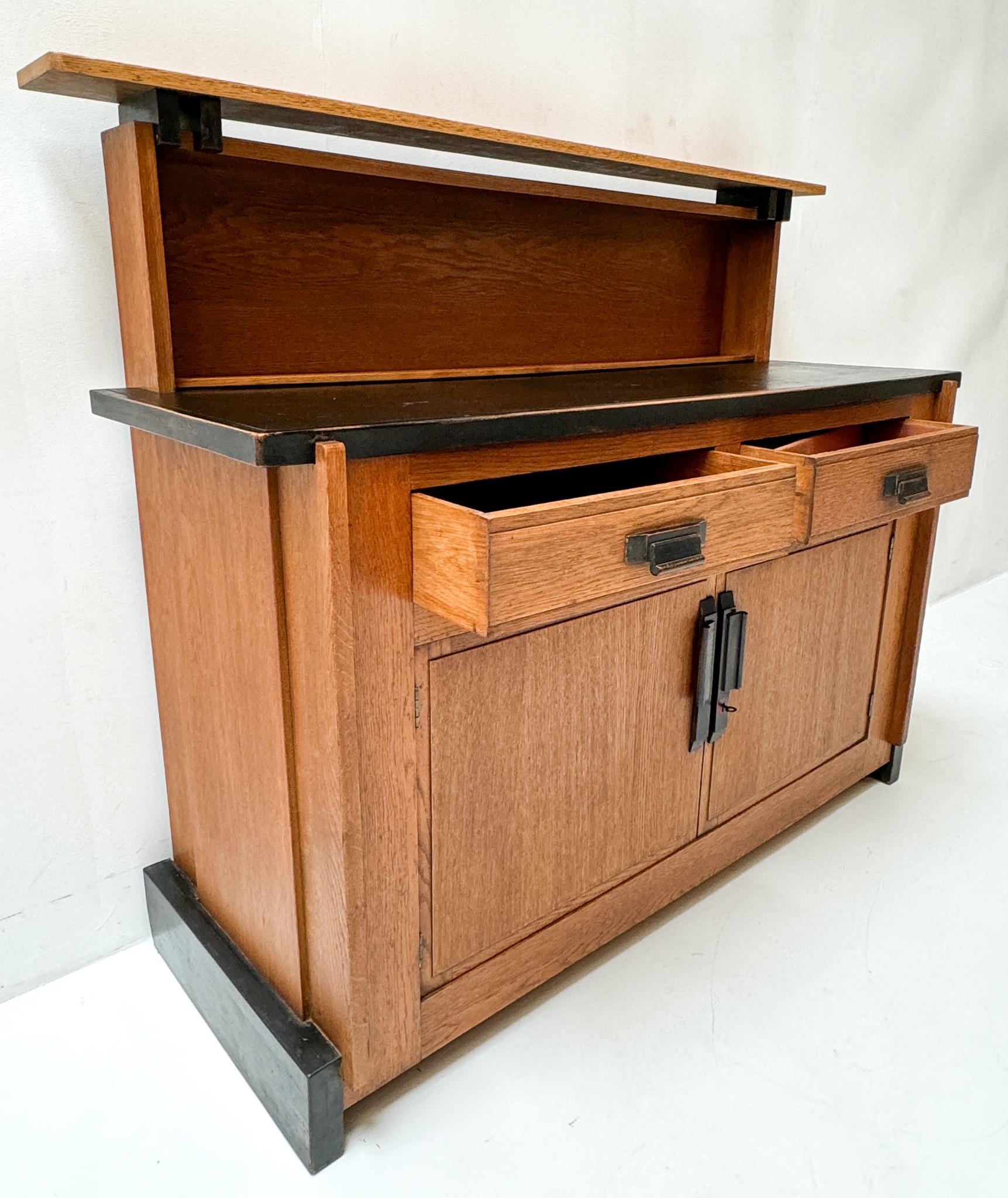 Credenza o aparador modernista art déco de Jan Brunott, años 20 principios del siglo XX en venta