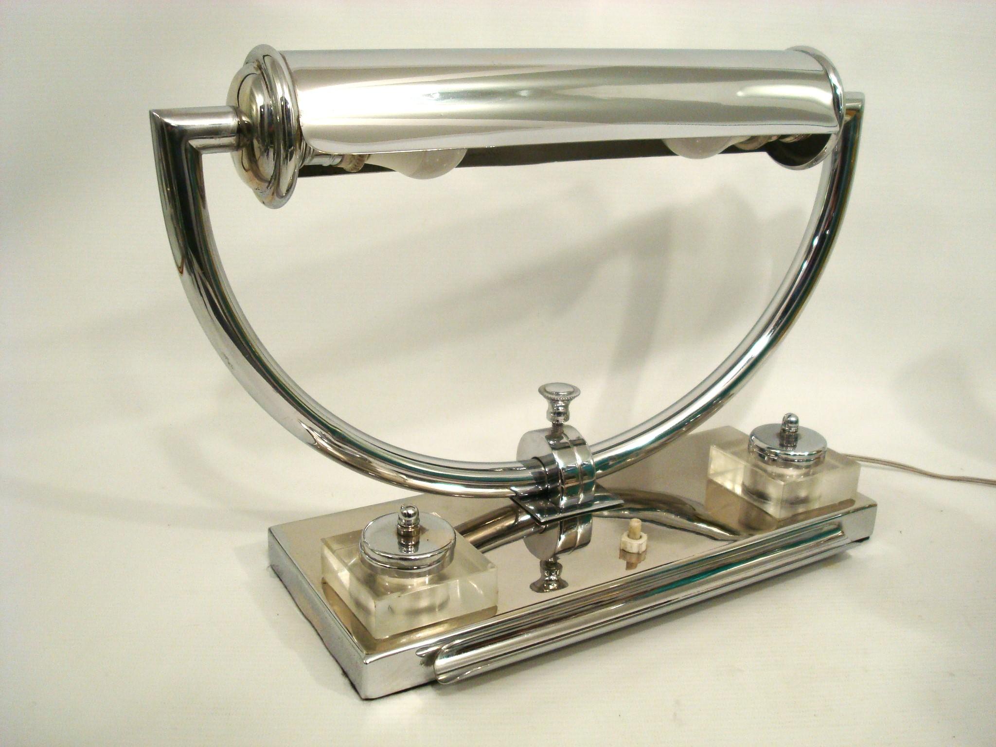 Art Deco Modernist Desk and Table Lamp. USA 1930´s For Sale 1