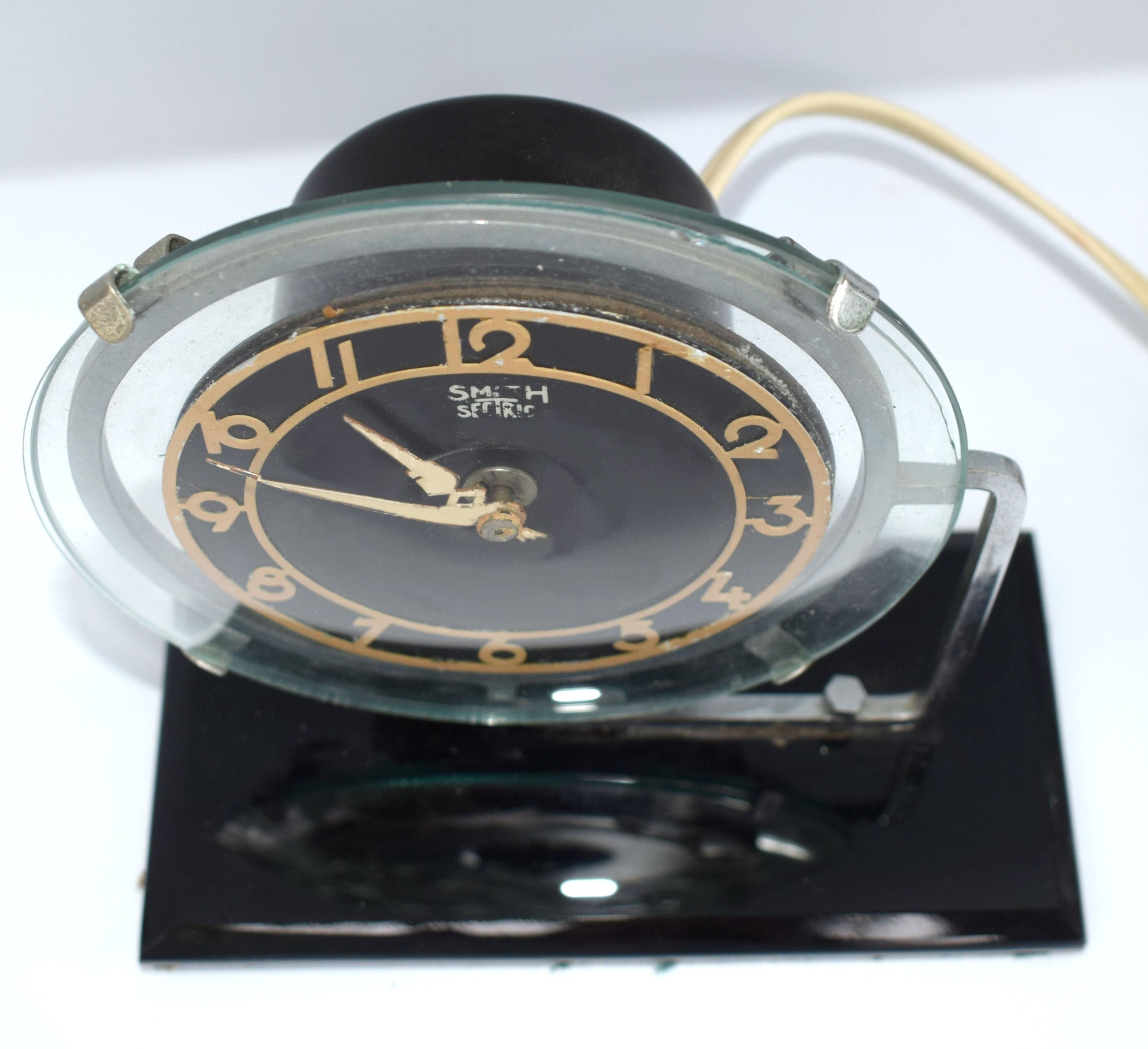 Art Deco Modernist English Clock by GEC, circa 1930 In Good Condition In Devon, England