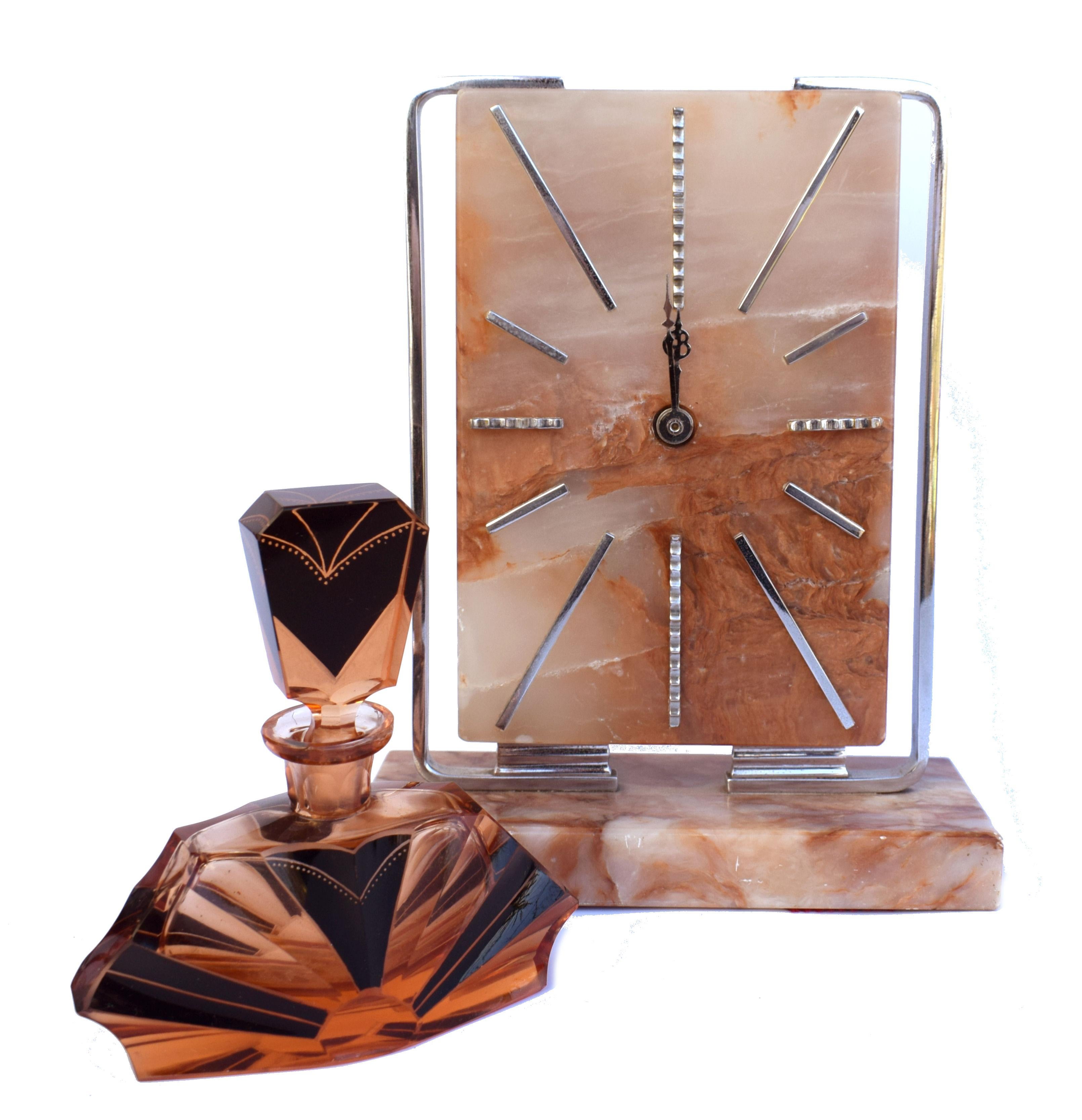 Art Deco Modernist English Clock, Made from Onyx, circa 1930s 3