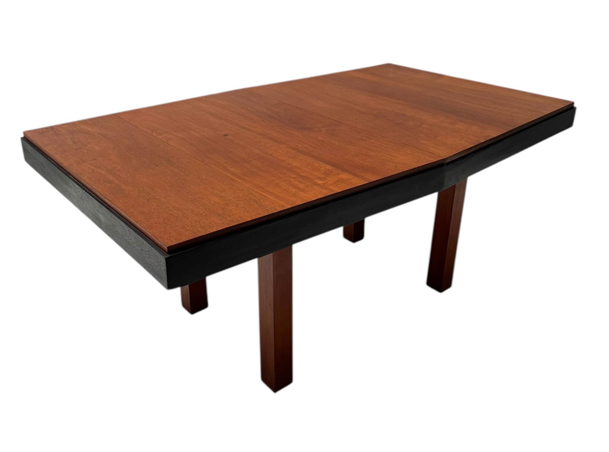 Indonesian Art Deco Modernist Extending Dining Room Table by Toko v/d Pol Semarang, 1920s For Sale