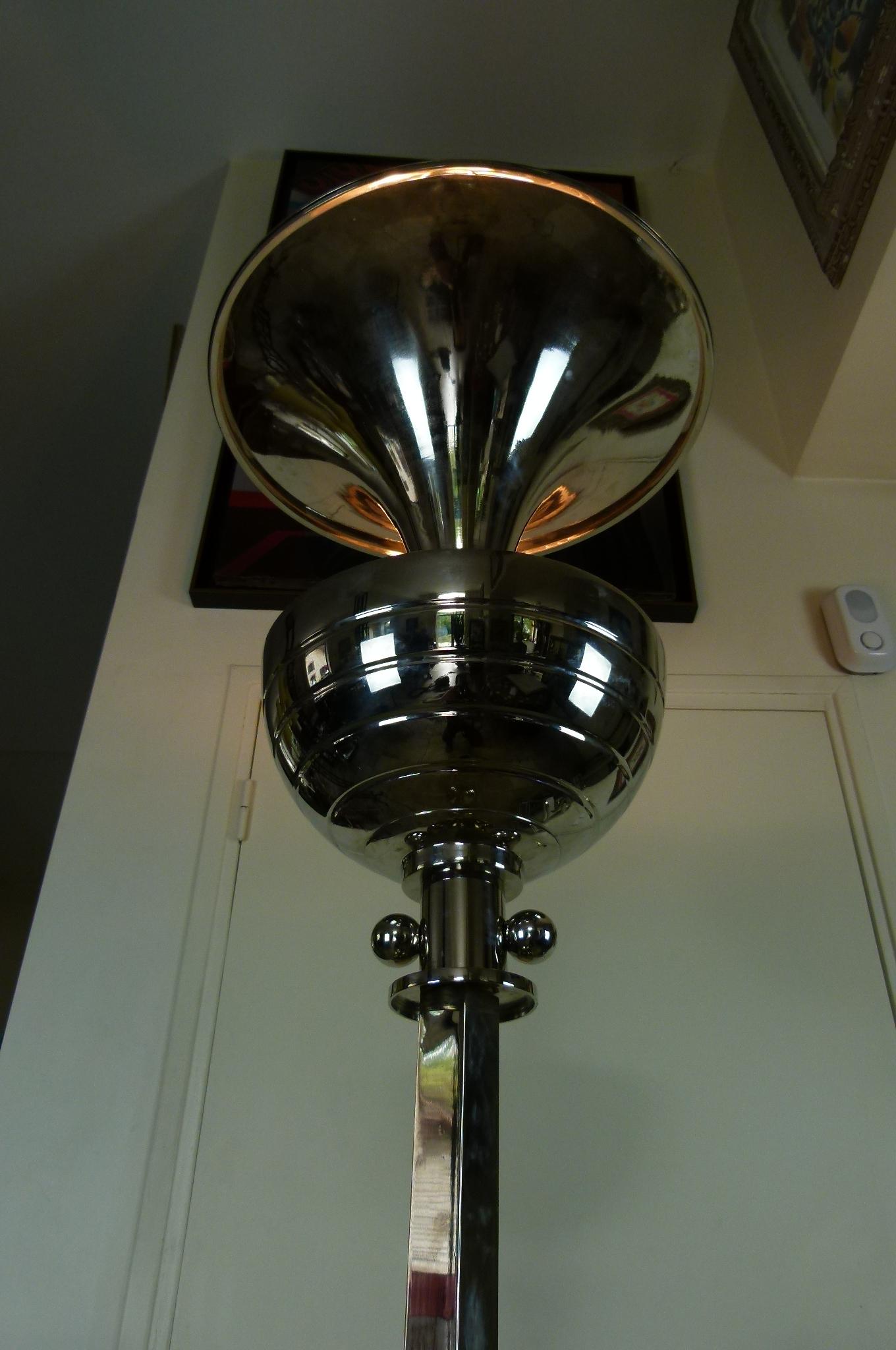 French Art Deco Modernist Floor Lamp with a Double Basin in Nickel-plated Metal