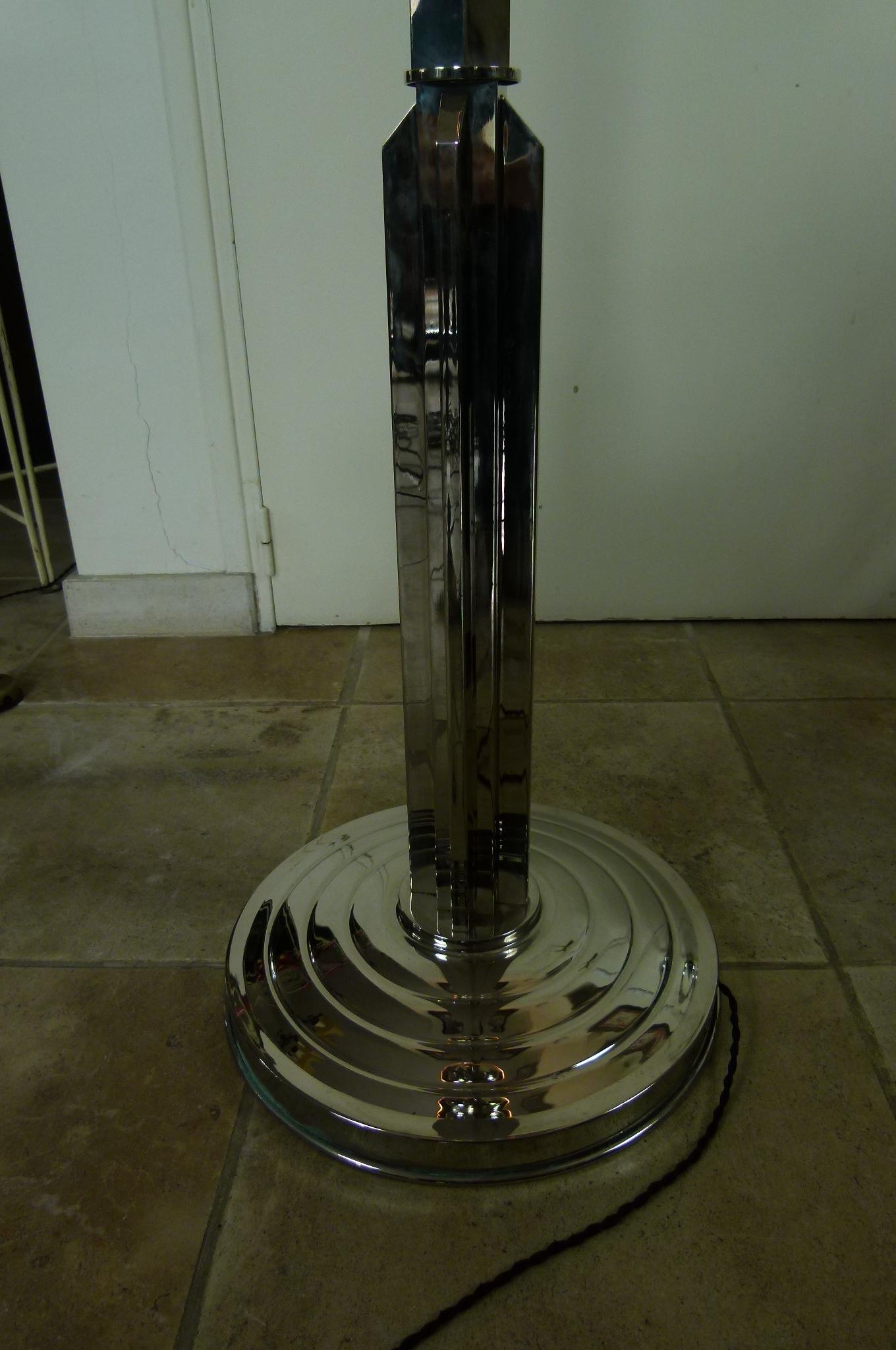 Art Deco Modernist Floor Lamp with a Double Basin in Nickel-plated Metal In Excellent Condition In Saint-Ouen, FR
