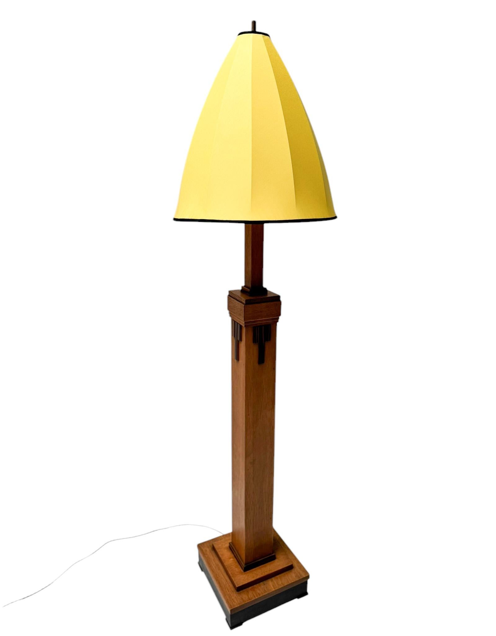 Art Deco Modernist Floor Lamp with Shantung Silk Shade, 1920s In Good Condition For Sale In Amsterdam, NL