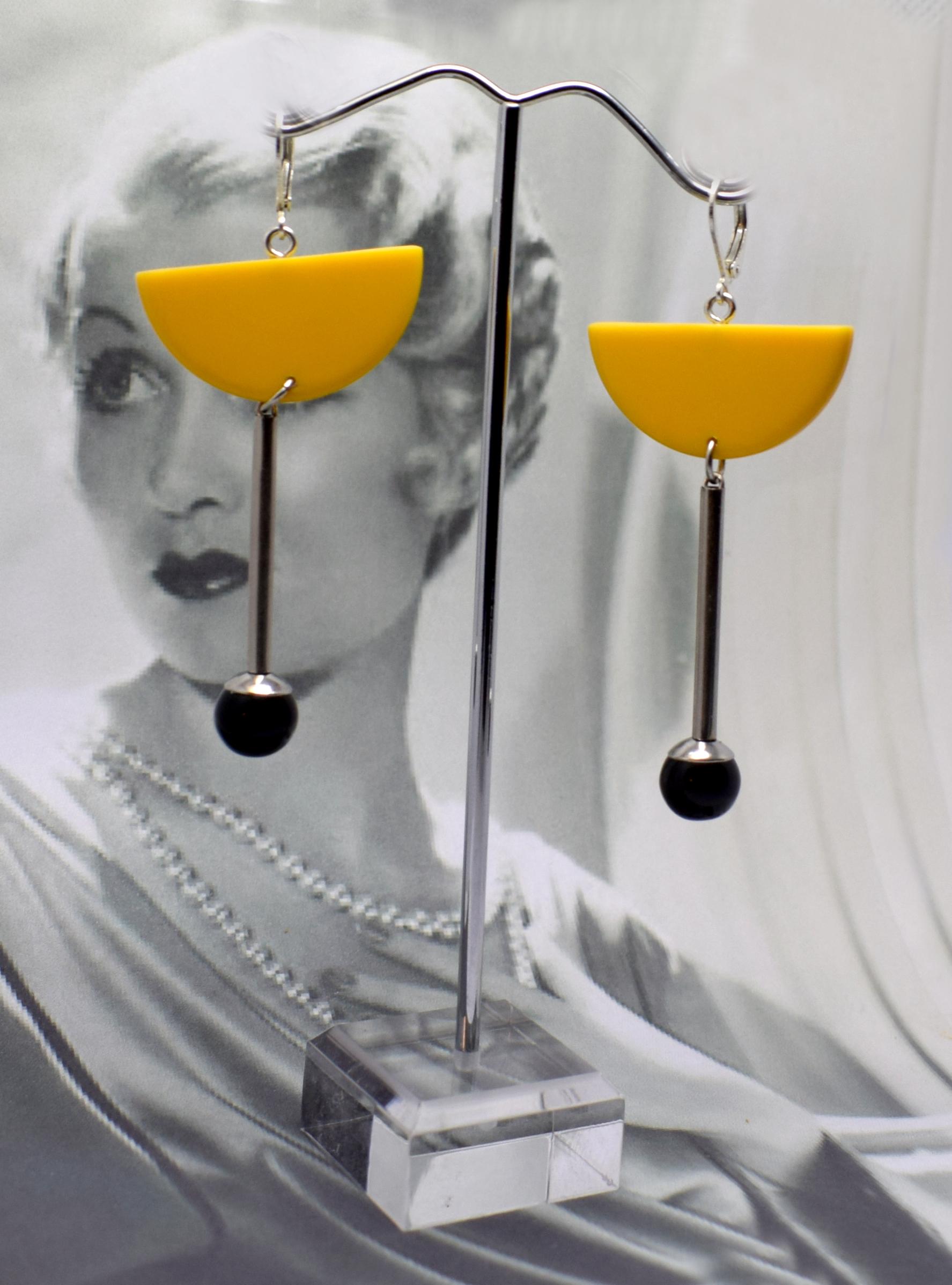 Art Deco Style Modernist Galalith, Jet and Chrome Earrings In Good Condition For Sale In Westward ho, GB