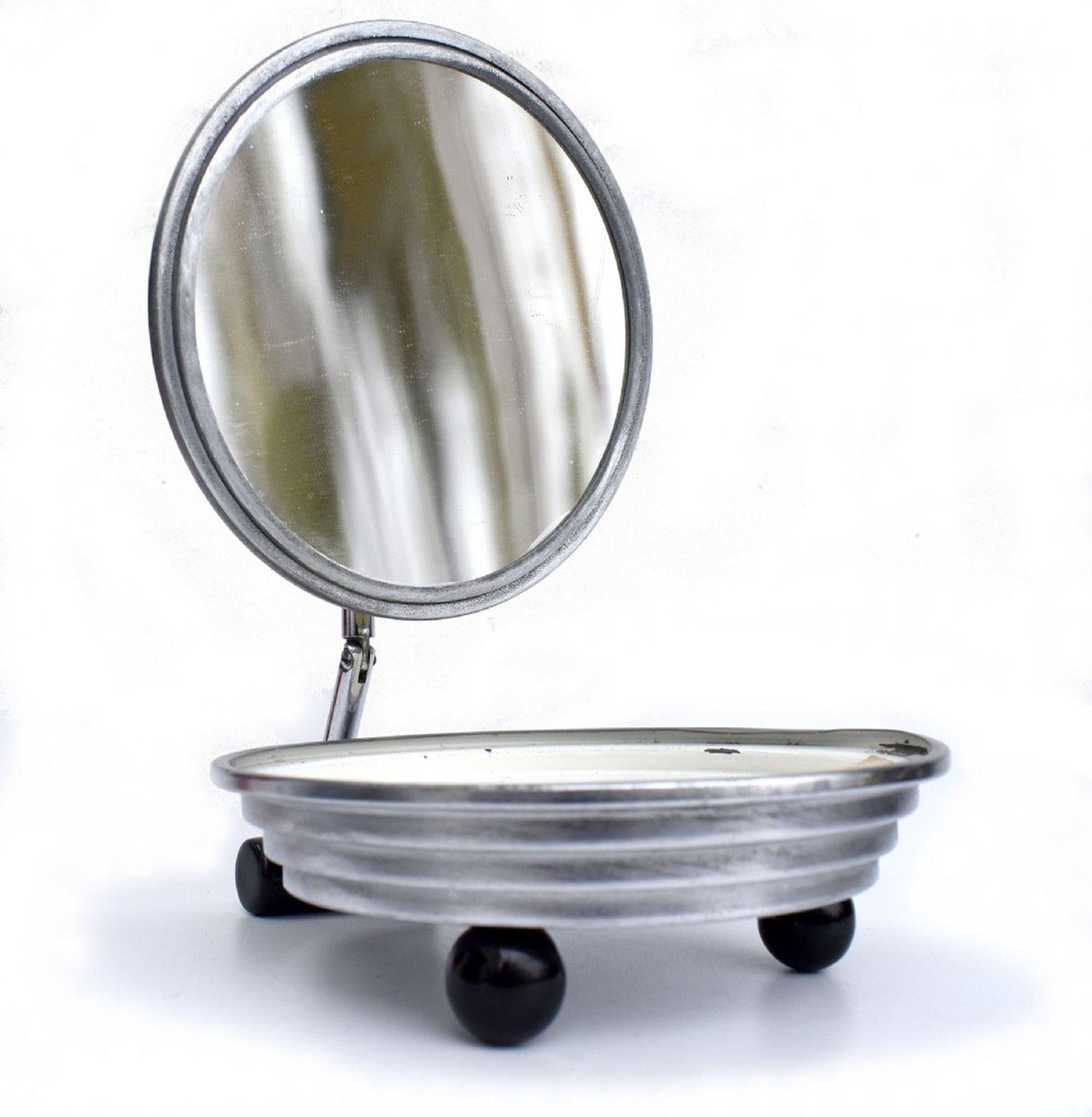 Polvera modernista Art Decó para señoras, c1930 Esmalte en venta