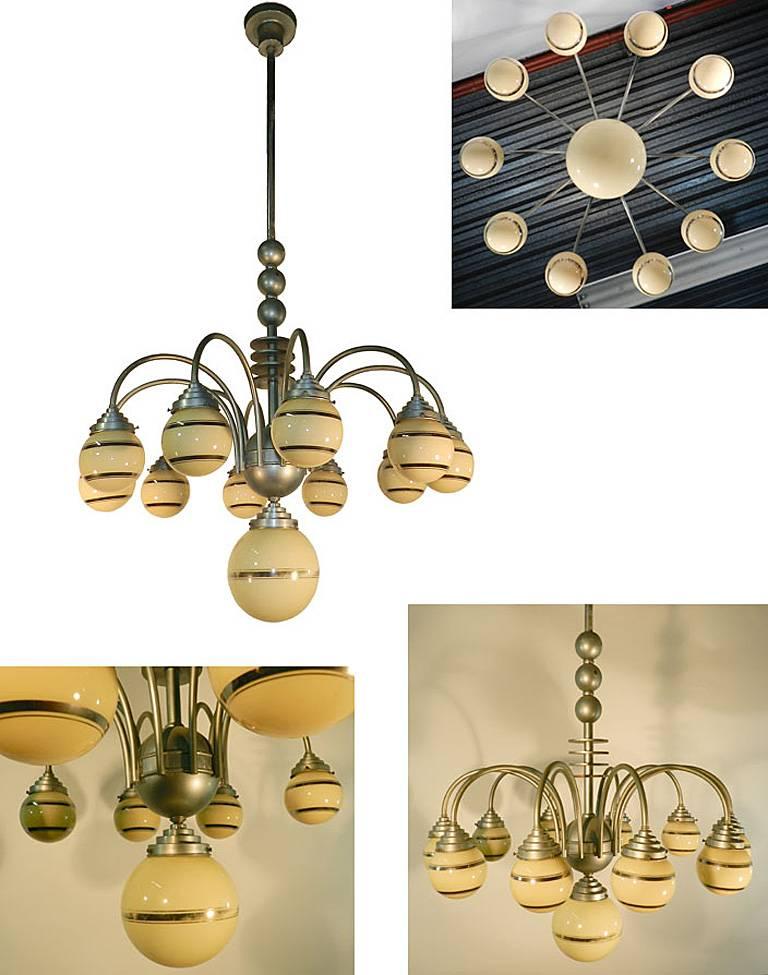 Art Déco Grande pendente modernista in alluminio e vetro colorato CIRCA 1930 in vendita