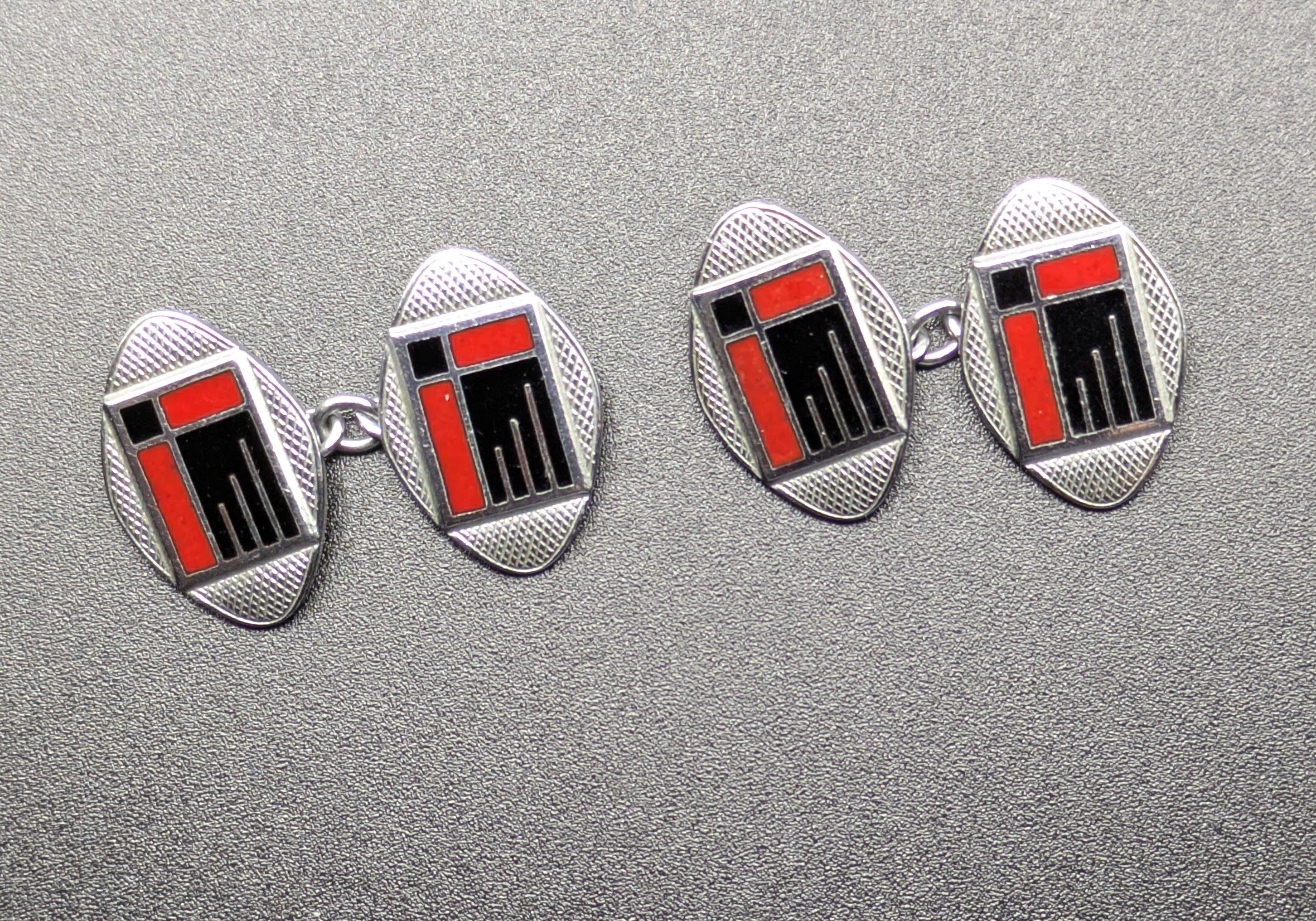 Art déco Art Deco Moderniste Paire de boutons de manchette en émail, circa 1930 en vente