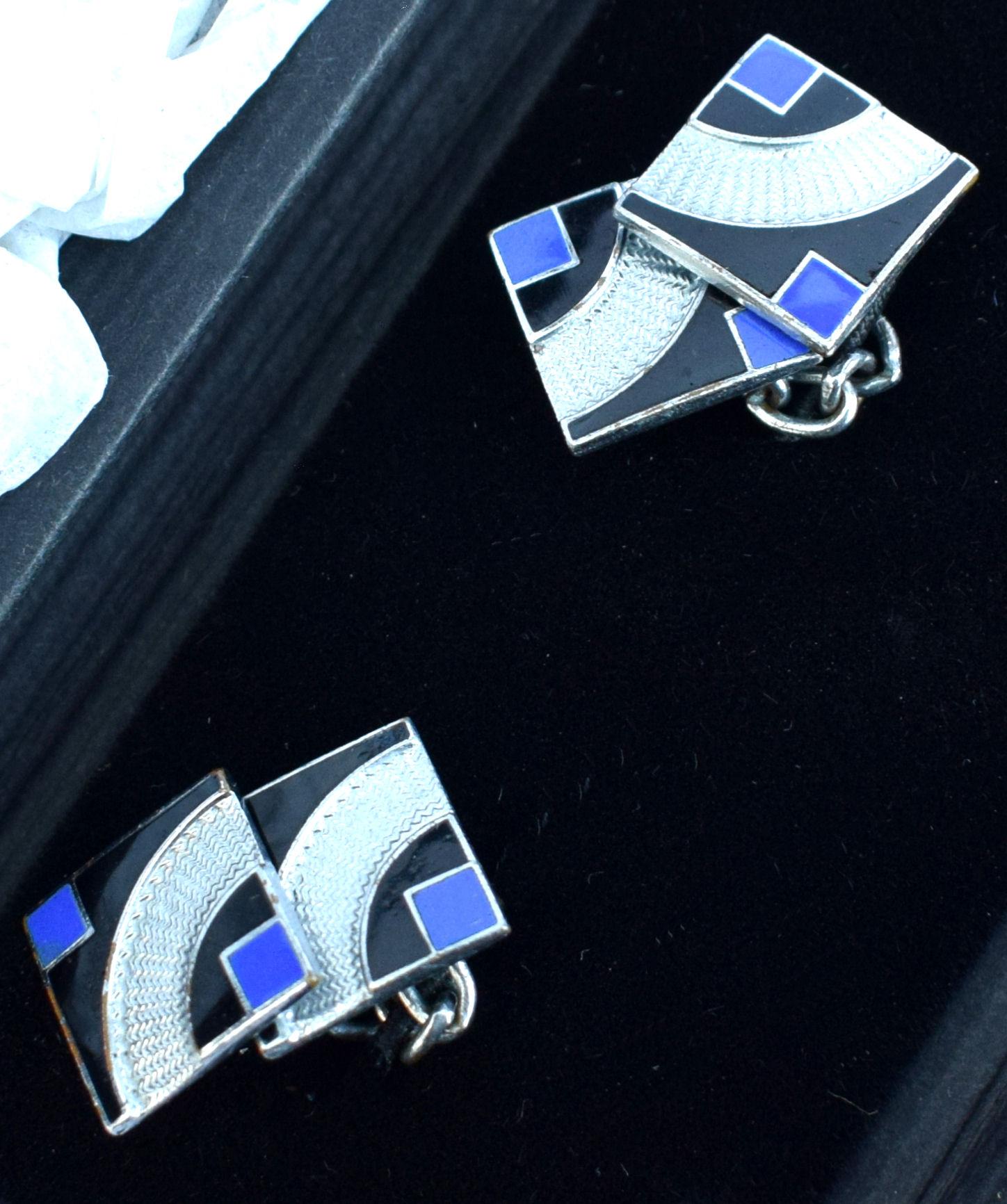 Art Deco Modernist Matching Pair of Enamel Gents Cufflinks, circa 1930 In Good Condition For Sale In Westward ho, GB
