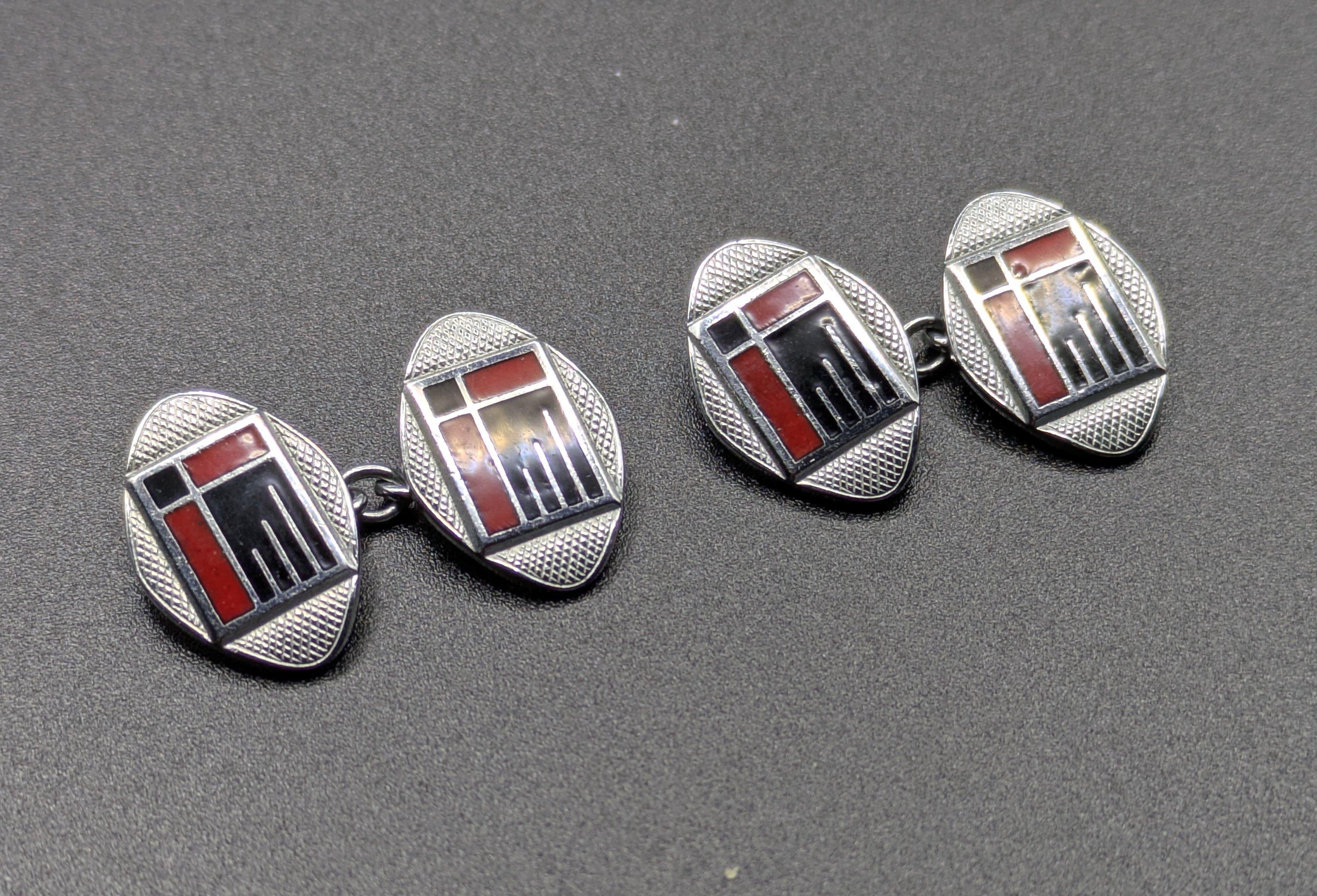 Anglais Art Deco Moderniste Paire de boutons de manchette en émail, circa 1930 en vente