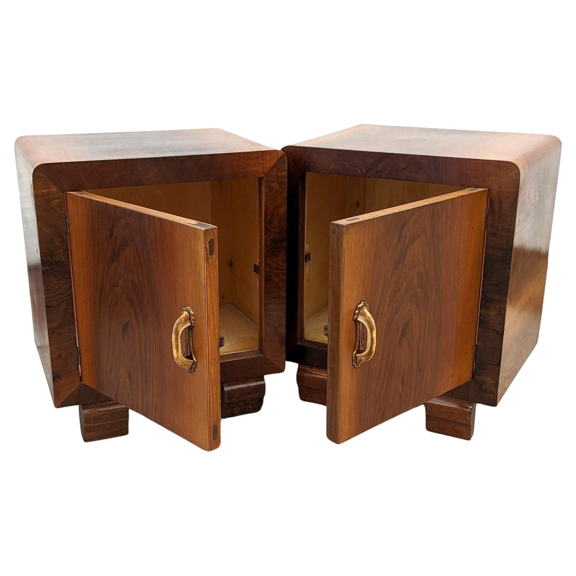 Art Deco Modernist Pair Matching of Italian Bedside Table Nightstands, c1930 For Sale 1