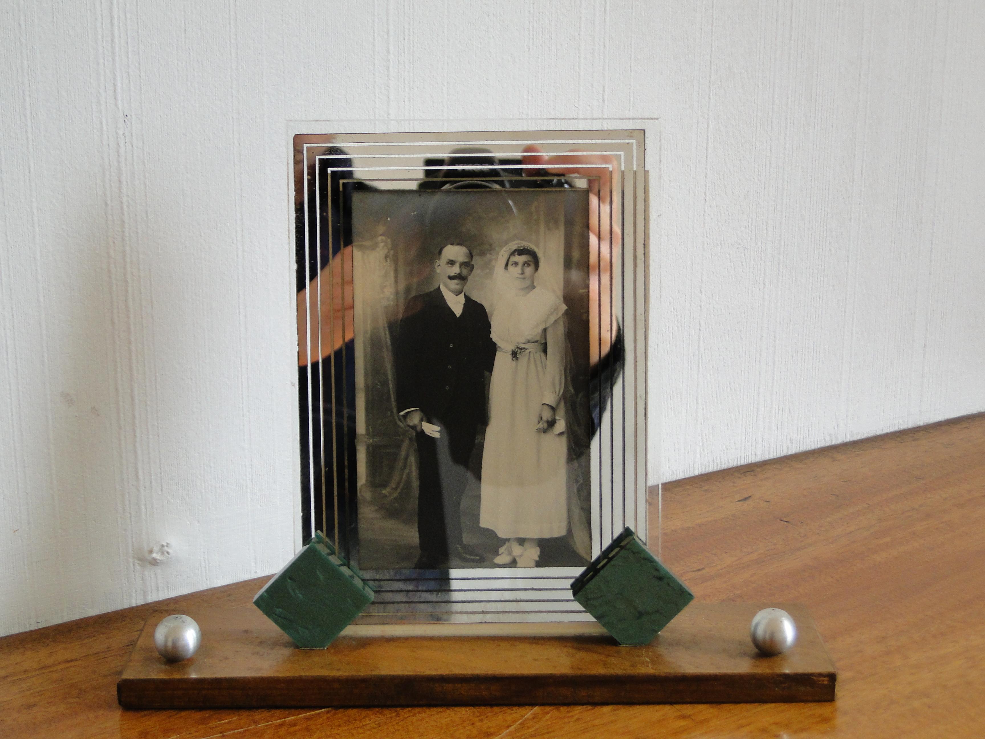 Art Deco Modernist Picture Photo Frame Wood, Bakelite and Chrome Ball Accents For Sale 4