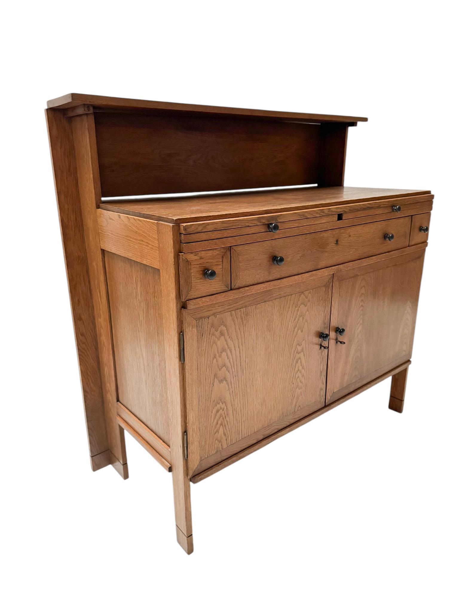 Art Deco Modernist Sideboard by Jan Wils for Meubelfabriek Eik en Linden, 1919 In Good Condition For Sale In Amsterdam, NL