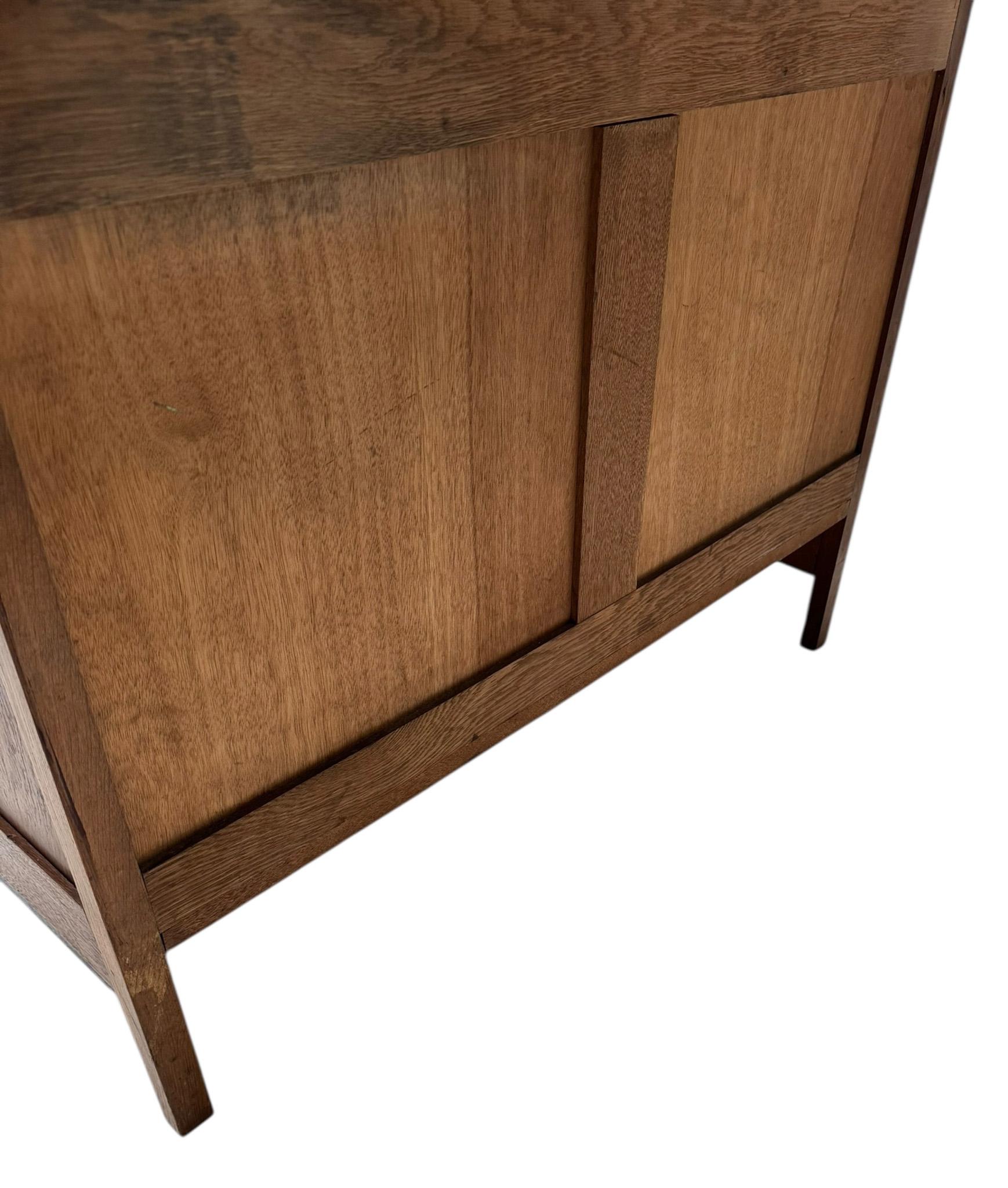Aparador o credenza modernista art déco con tapa lacada en negro, años 30 Macasar en venta