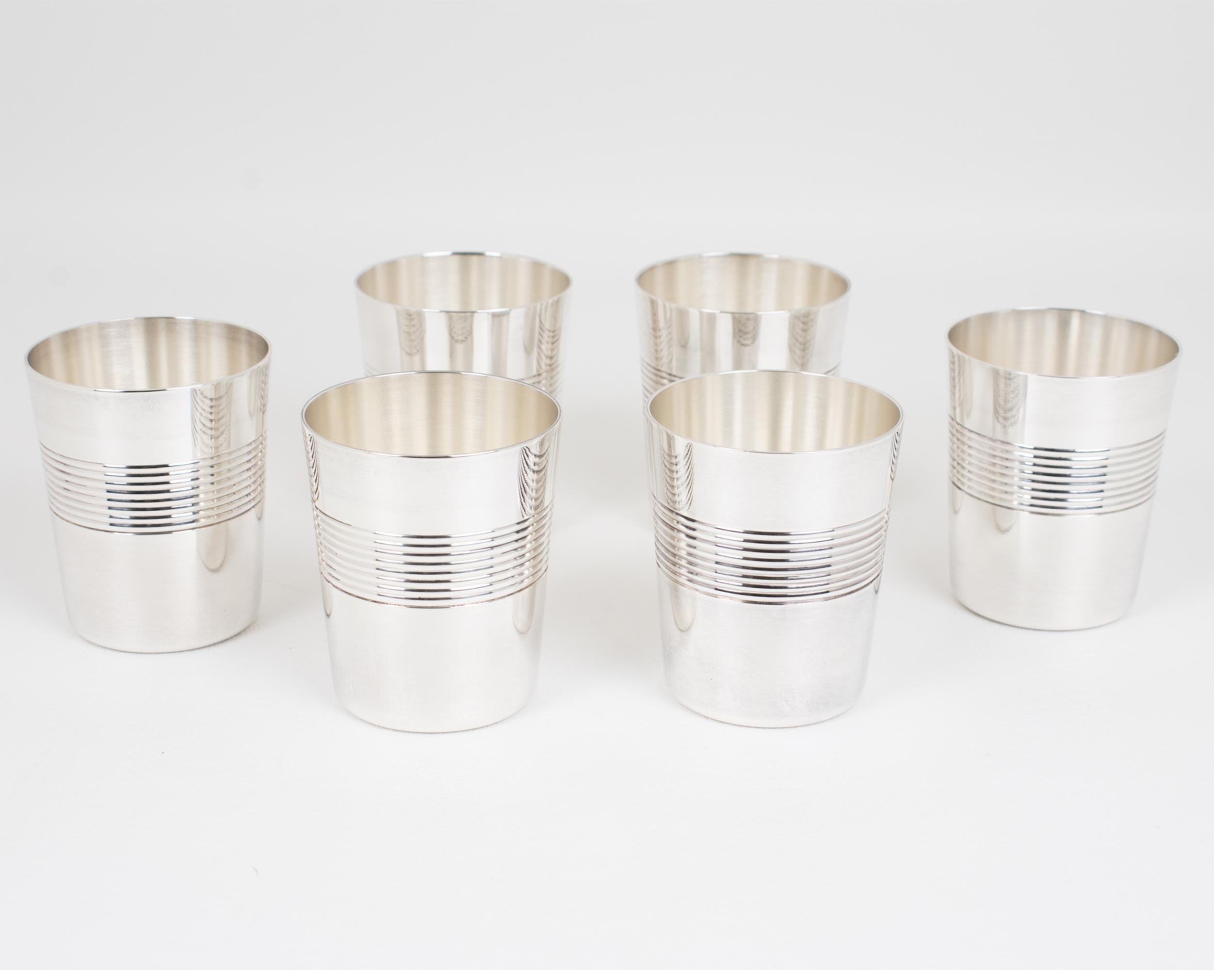 Art déco Coupes à cocktail ou verres à liqueur en métal argenté Art Déco Moderniste par Ercuis en vente