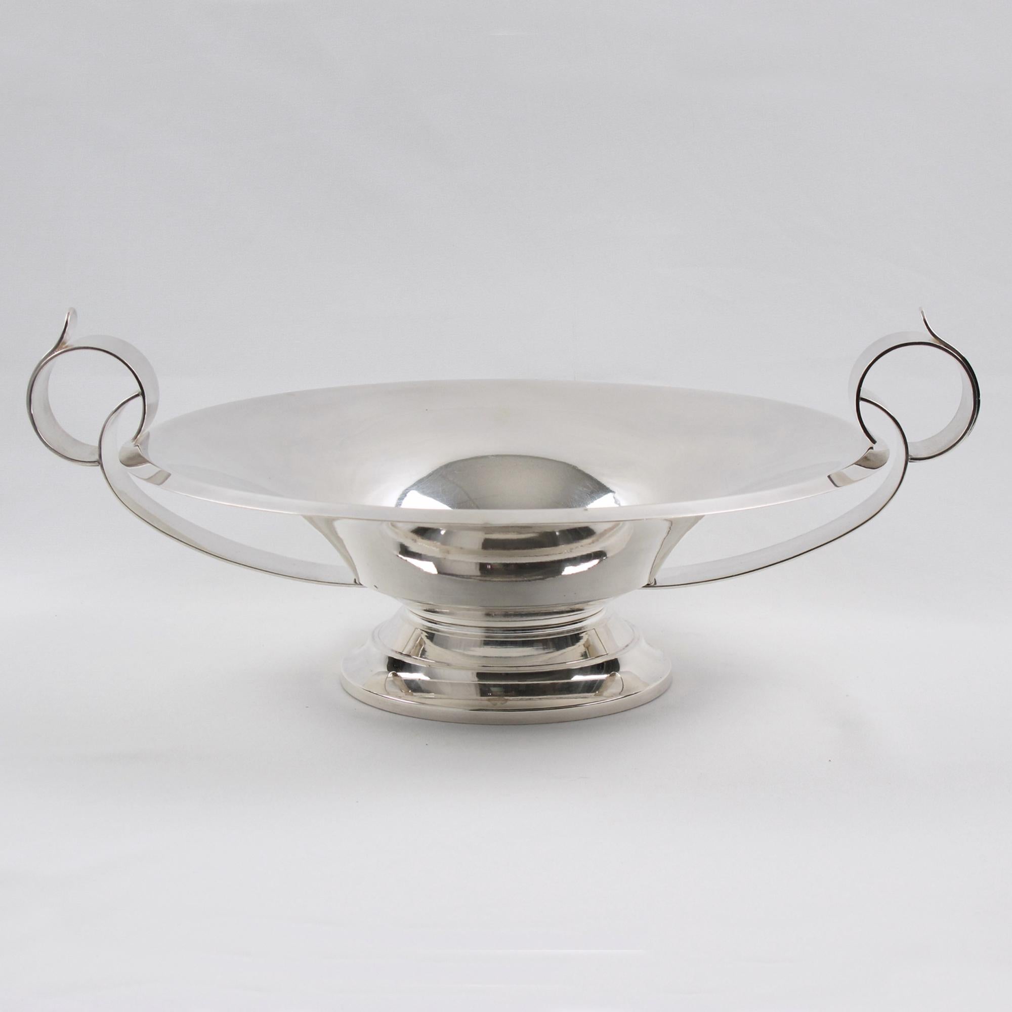 Centro de mesa decorativo Art Decó modernista con plato de plata, hacia 1930 en Bueno estado para la venta en Atlanta, GA