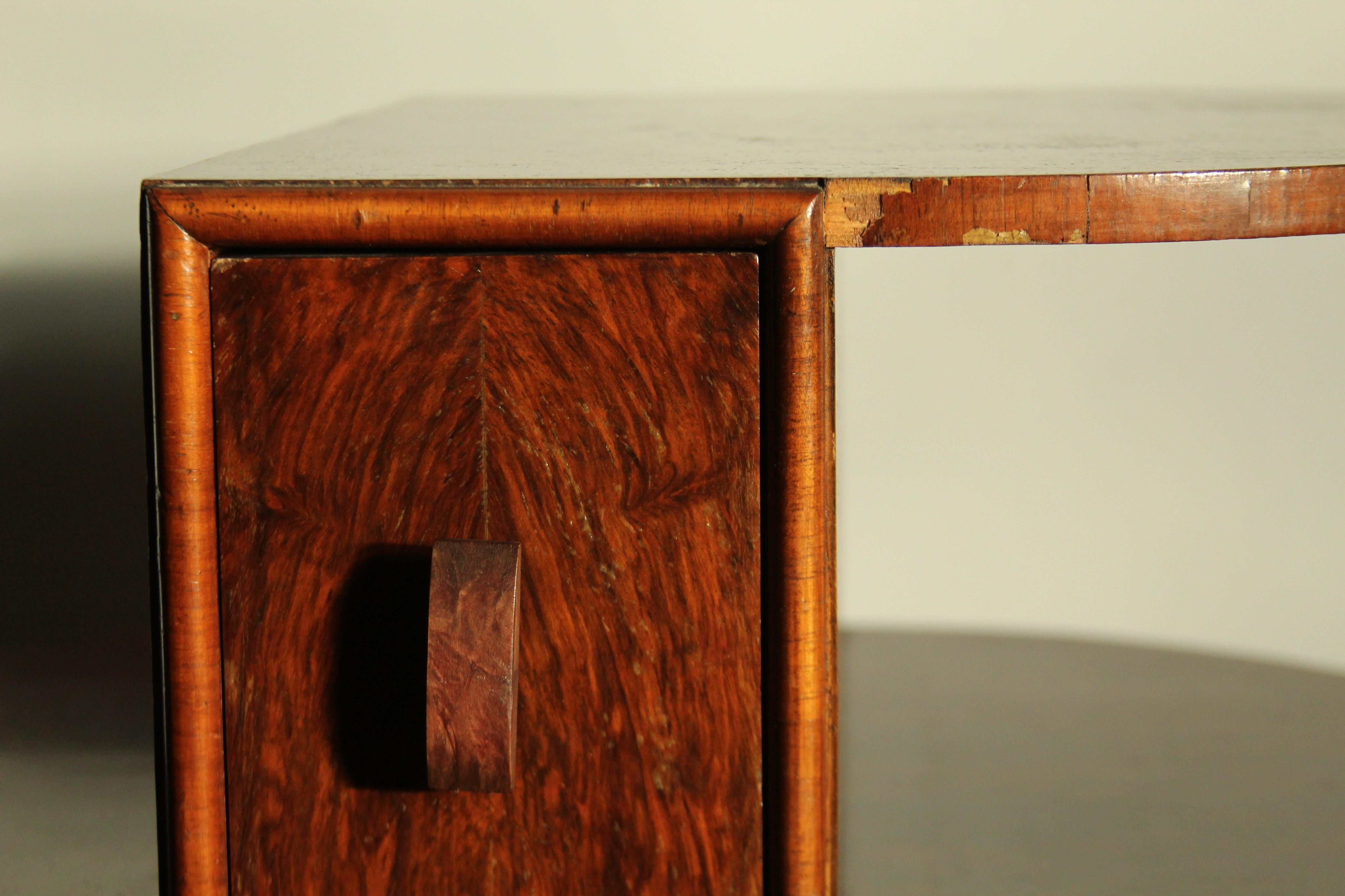 Art Deco Modernist Sky Scraper Style Large Accent Table, England, 1930s For Sale 5