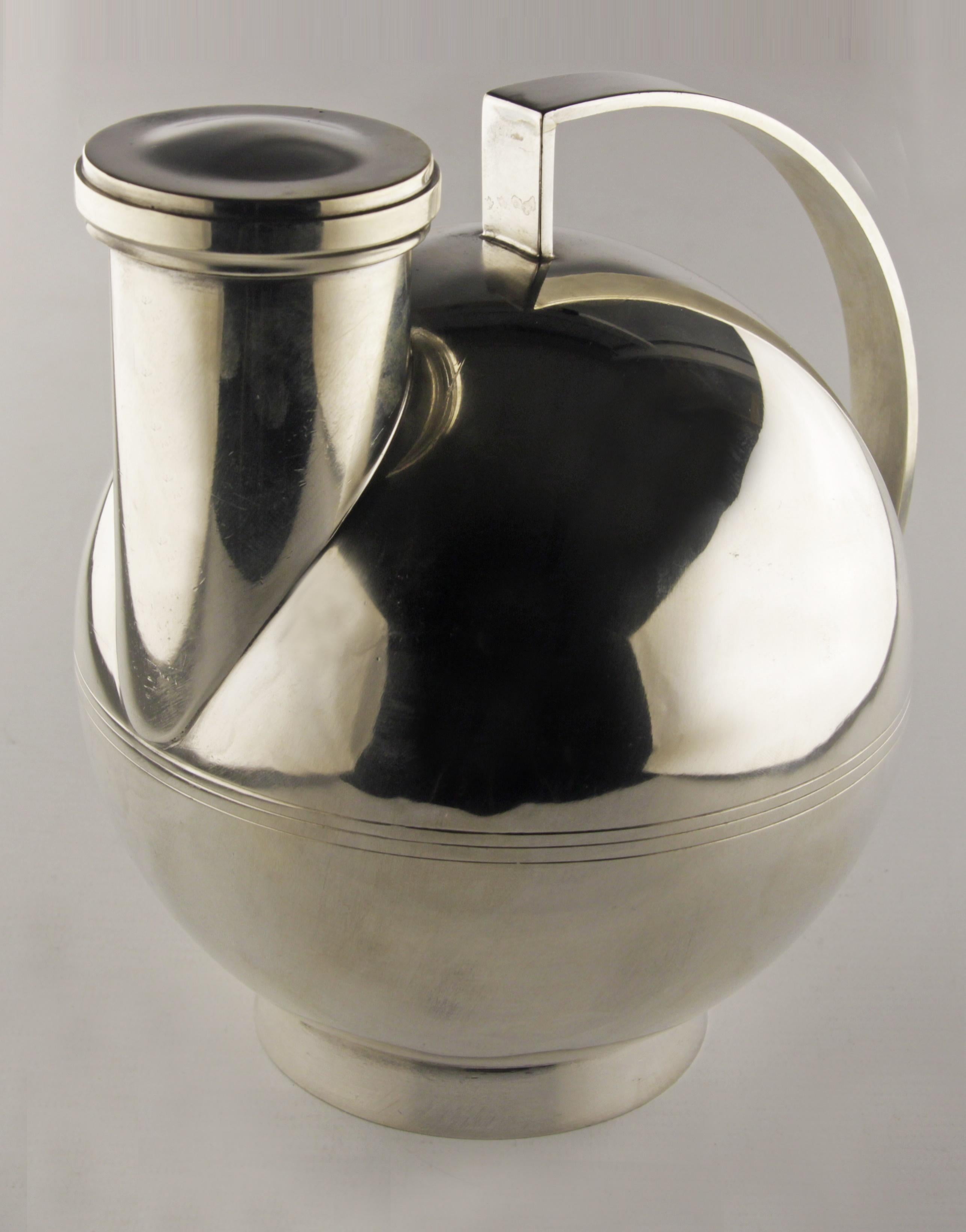 Scandinavian Modern Art Déco/Modernist Silver Spherical Cocktail Shaker by Swedish Sylvia Stave For Sale