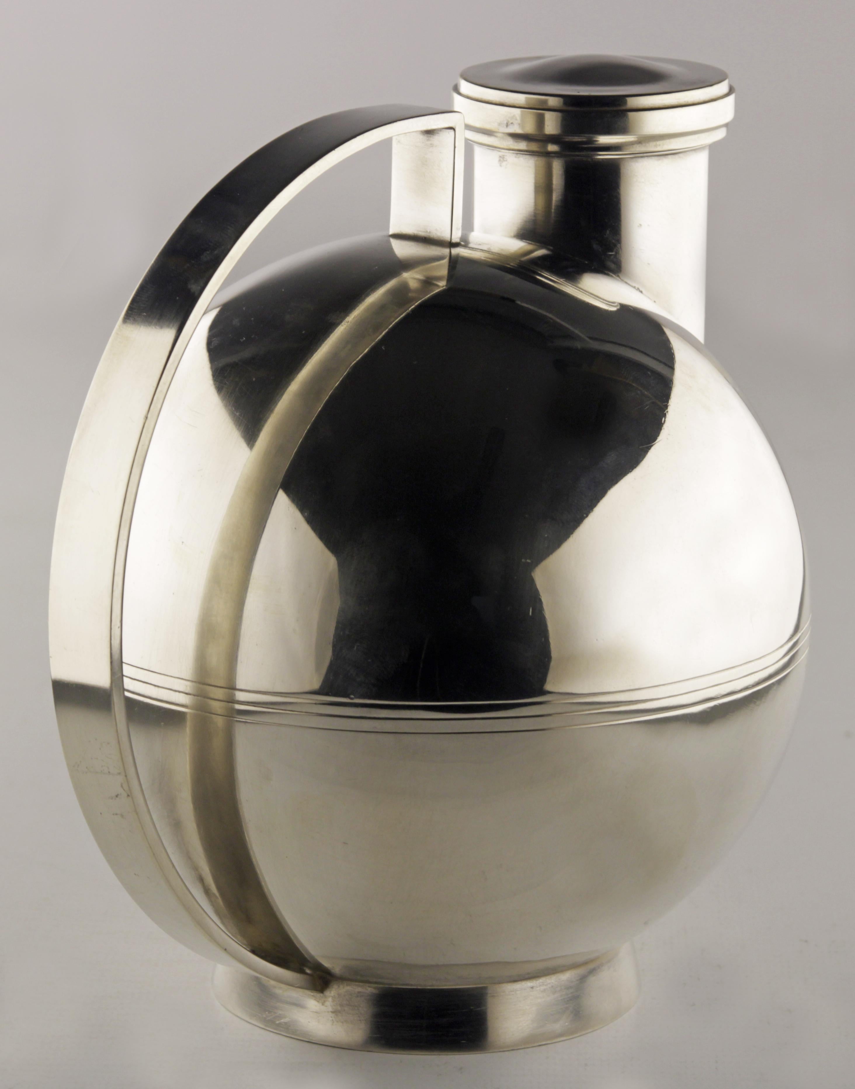 Metalwork Art Déco/Modernist Silver Spherical Cocktail Shaker by Swedish Sylvia Stave For Sale