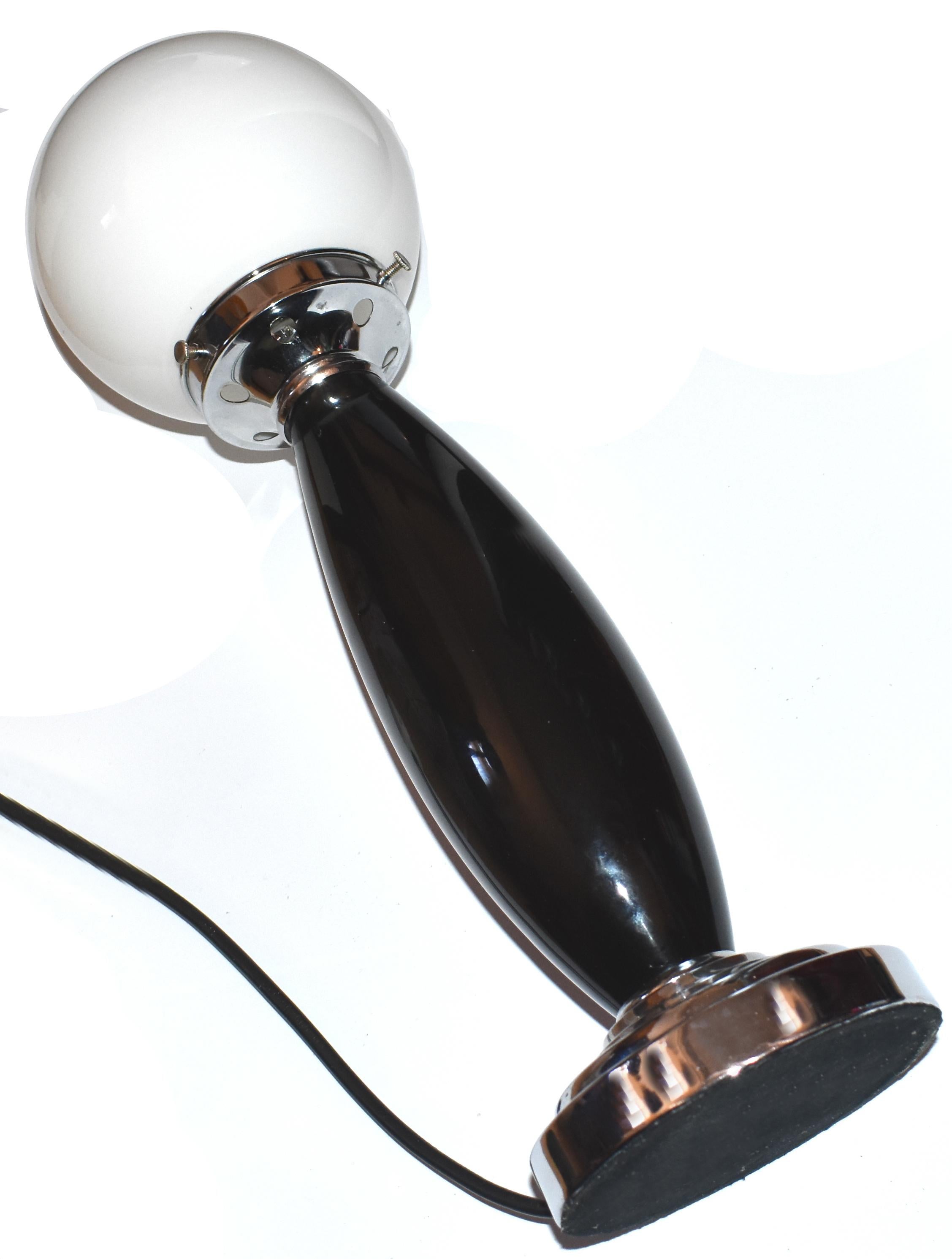 20th Century Art Deco Modernist Table Lamp, circa 1930s