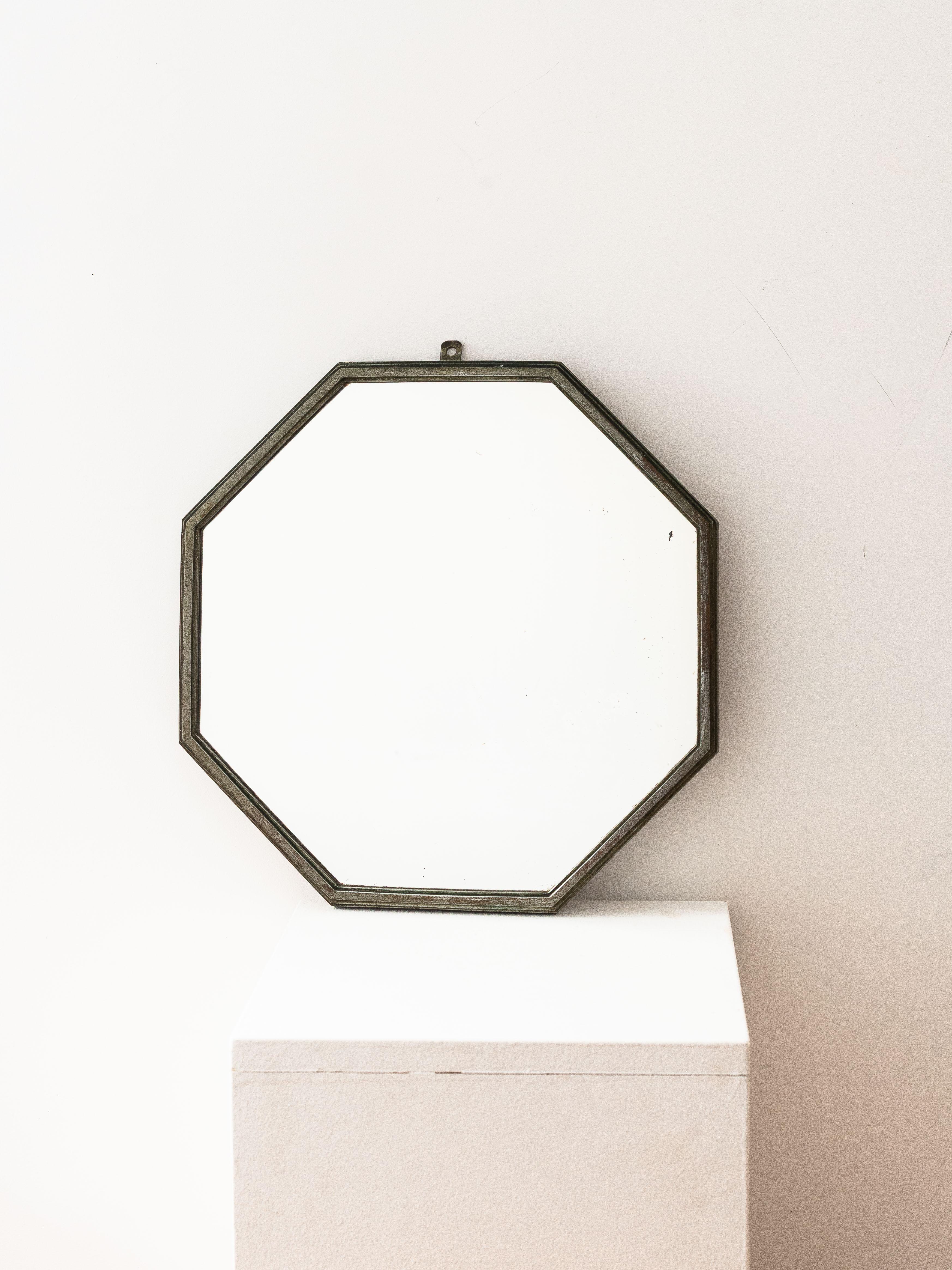 Art Deco Modernist Wall Mirror - Octagonal Silver Metal - Bauhaus Design - 1940s en vente 2
