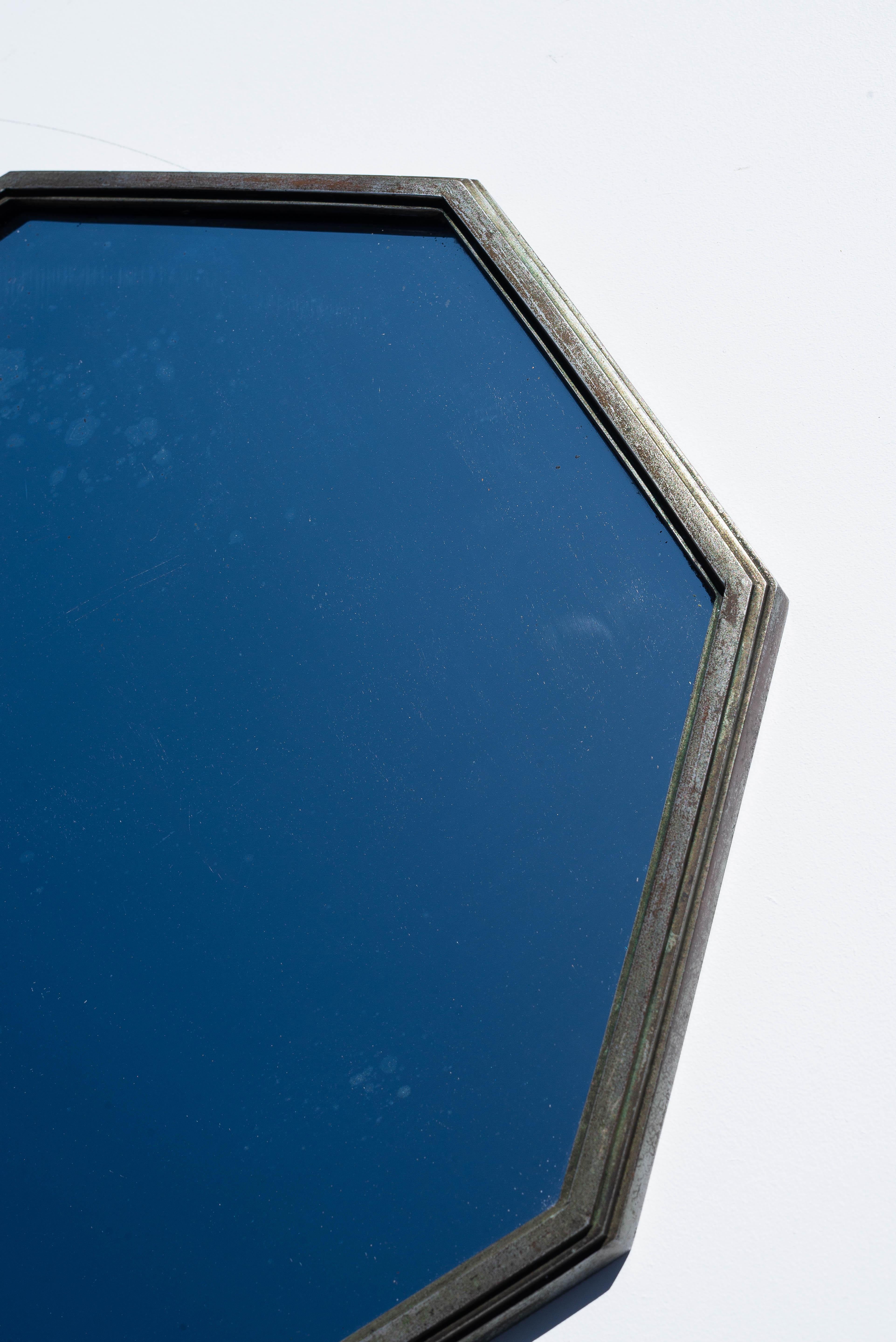 20ième siècle Art Deco Modernist Wall Mirror - Octagonal Silver Metal - Bauhaus Design - 1940s en vente