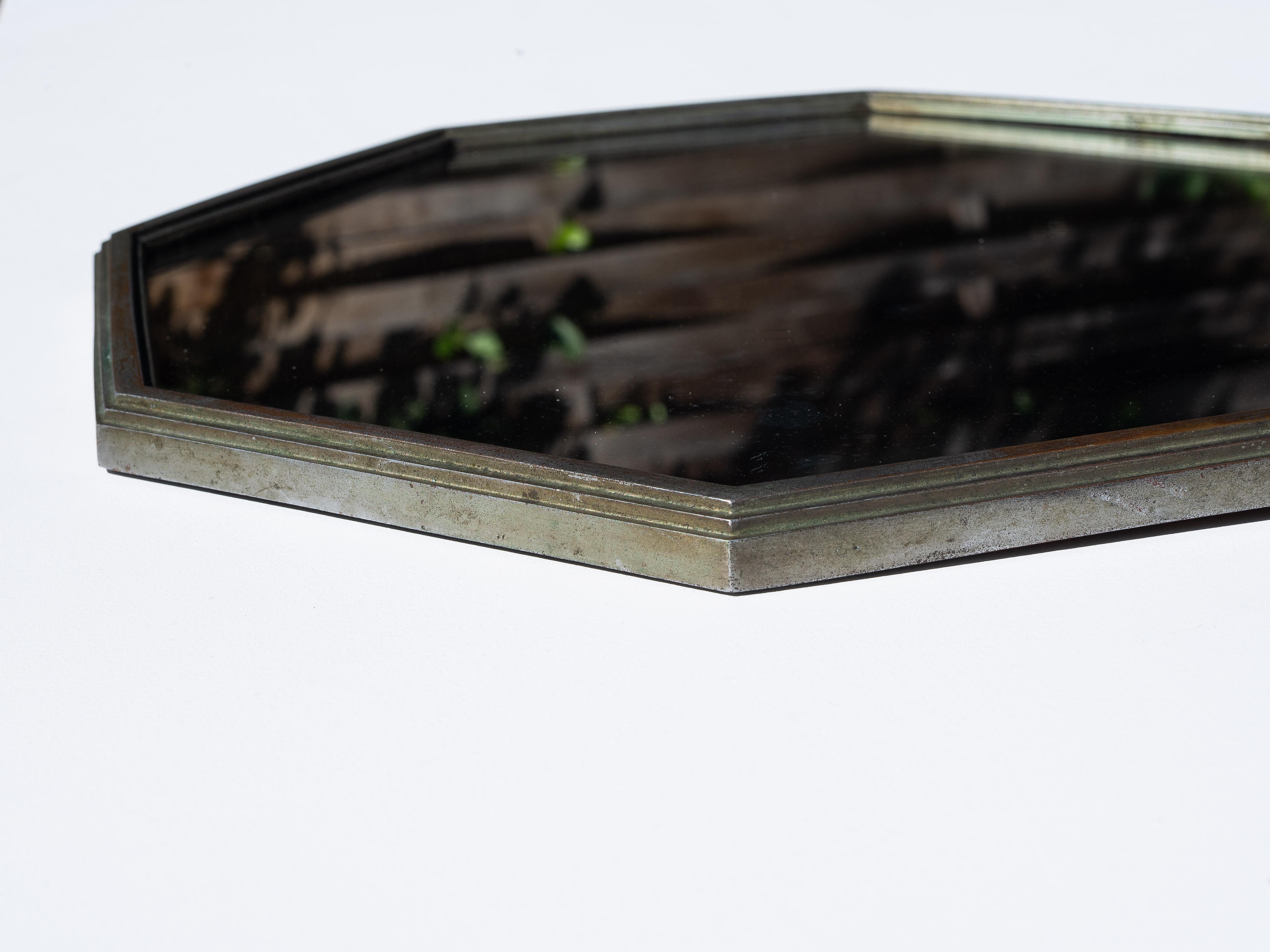 Métal Art Deco Modernist Wall Mirror - Octagonal Silver Metal - Bauhaus Design - 1940s en vente