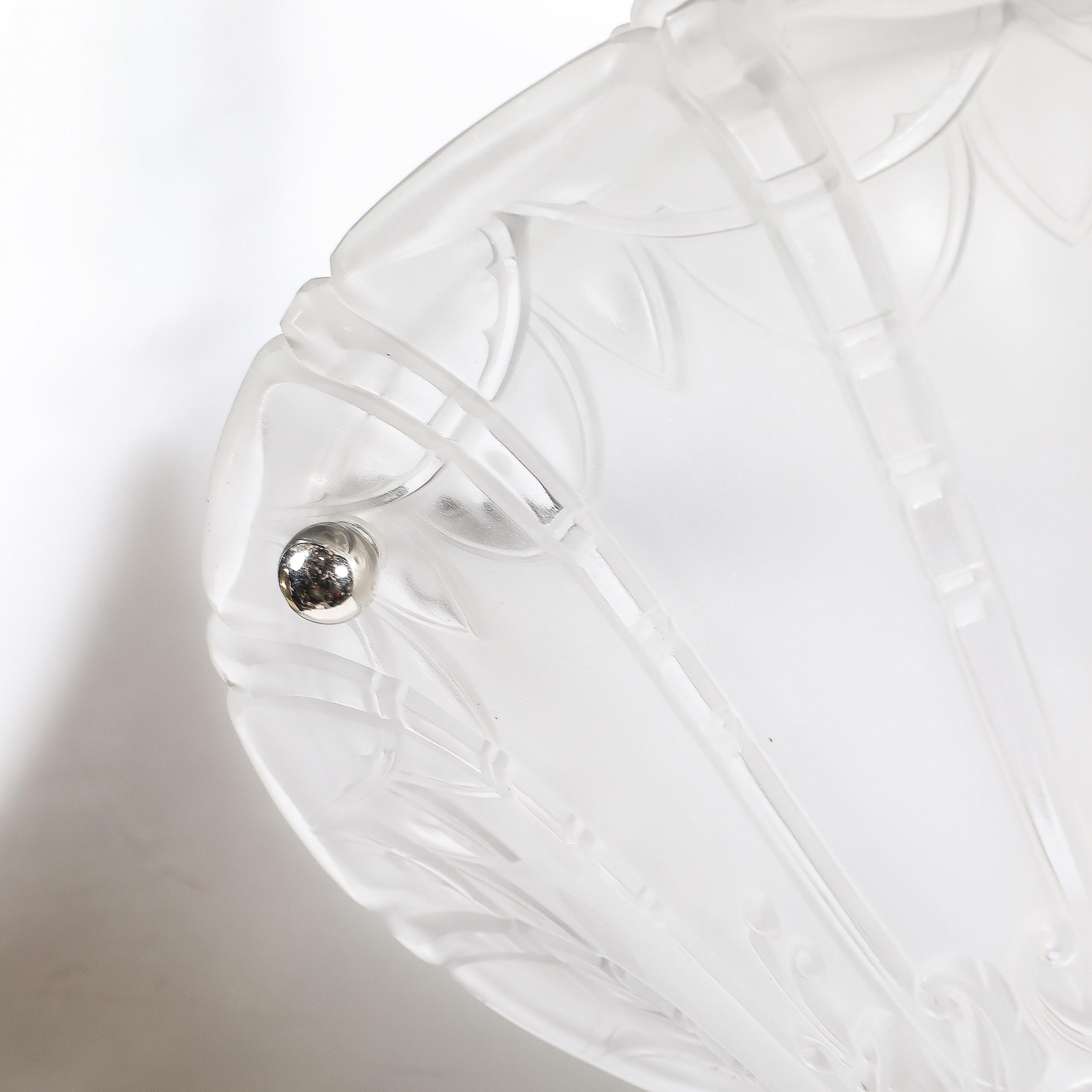 Lampadario a sospensione in vetro smerigliato e modellato Art Deco con dettagli in rilievo firmato Daum in vendita 6