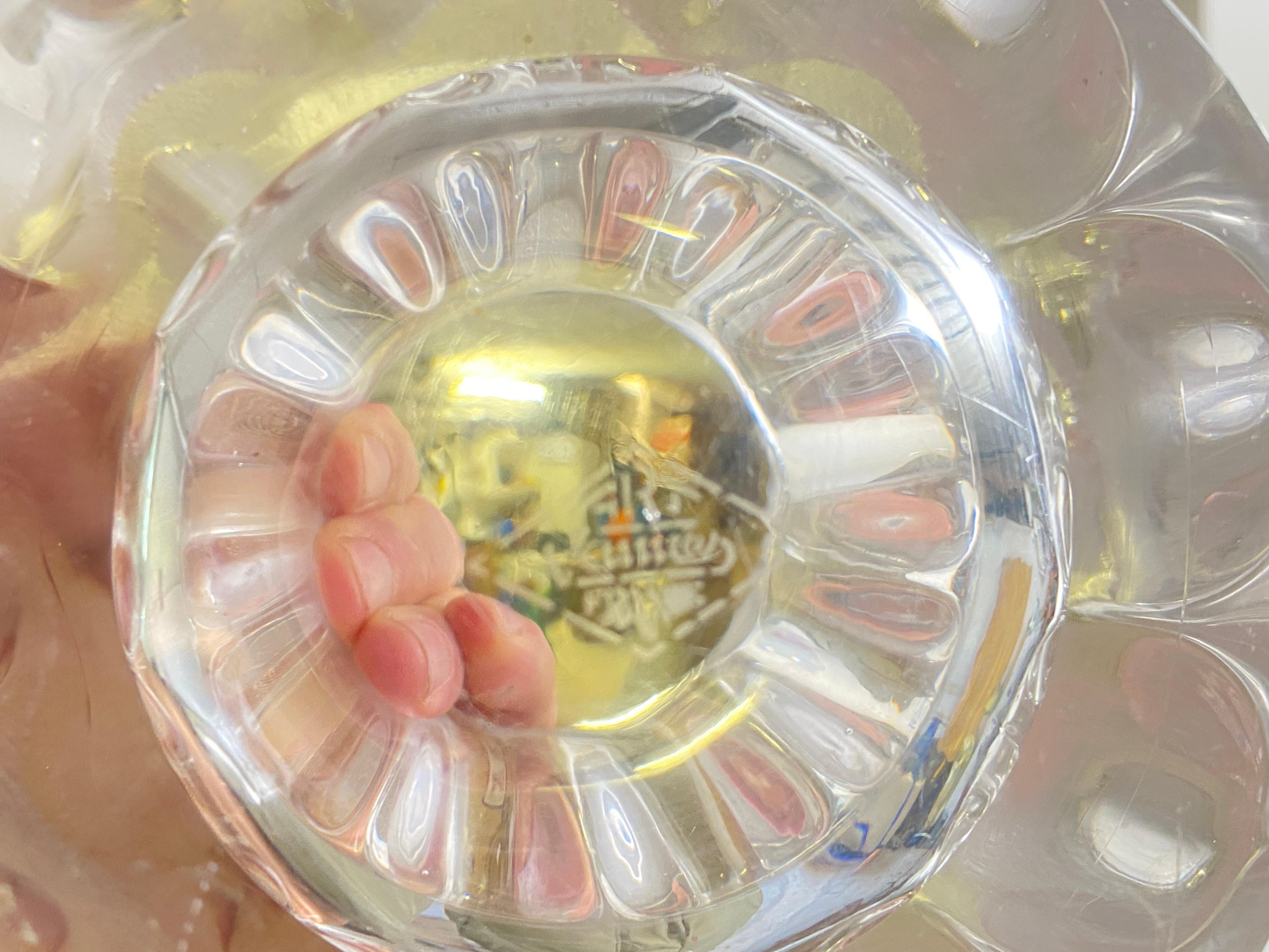 Aschenbecher aus geformtem Glas im Art déco-Stil, Frankreich 1940, transparent, signiert im Zustand „Gut“ im Angebot in Auribeau sur Siagne, FR