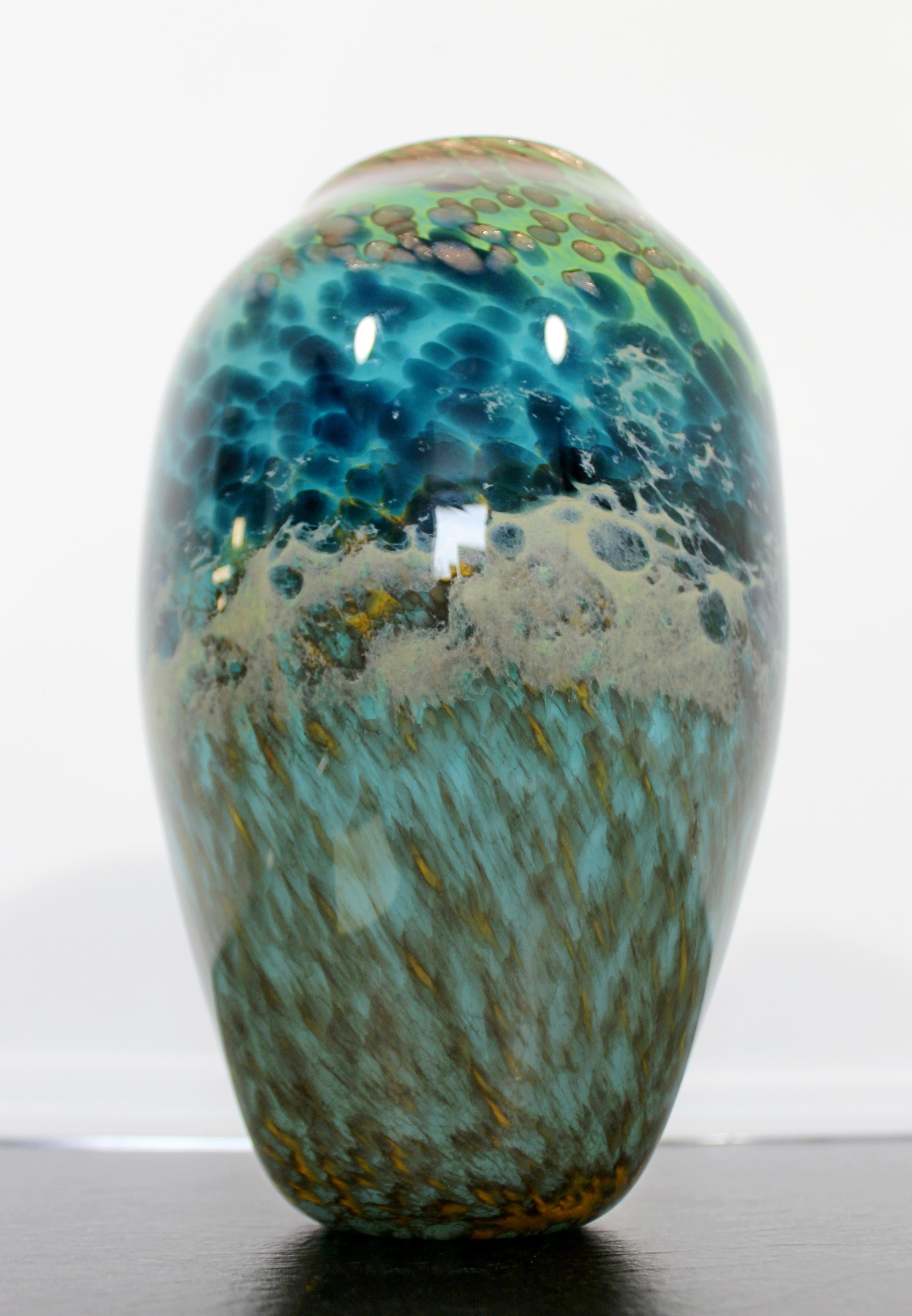 Art Deco Monart Style Swan Signed & Stamped Glass Art Vase Gold Blue Green 1930s In Good Condition In Keego Harbor, MI