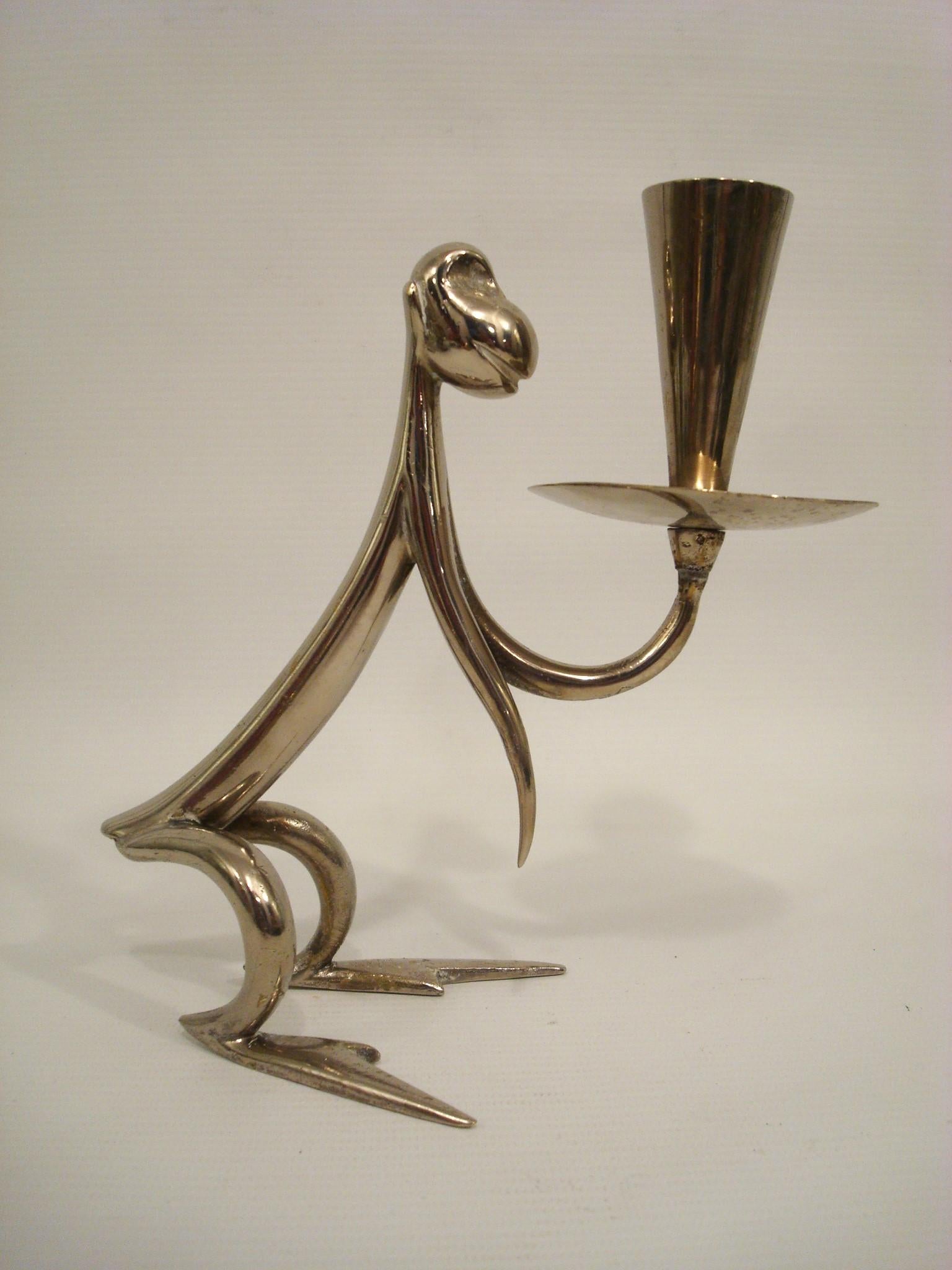 Art Deco Affe ¨Affe¨Kerzenhalter von Karl Hagenauer, Österreich  1920's.
Schöne und seltene Karl Hagenauer Skulptur, aus versilberter Bronze. Darunter gestempelt.


Affe mit Kerzenleuchter 