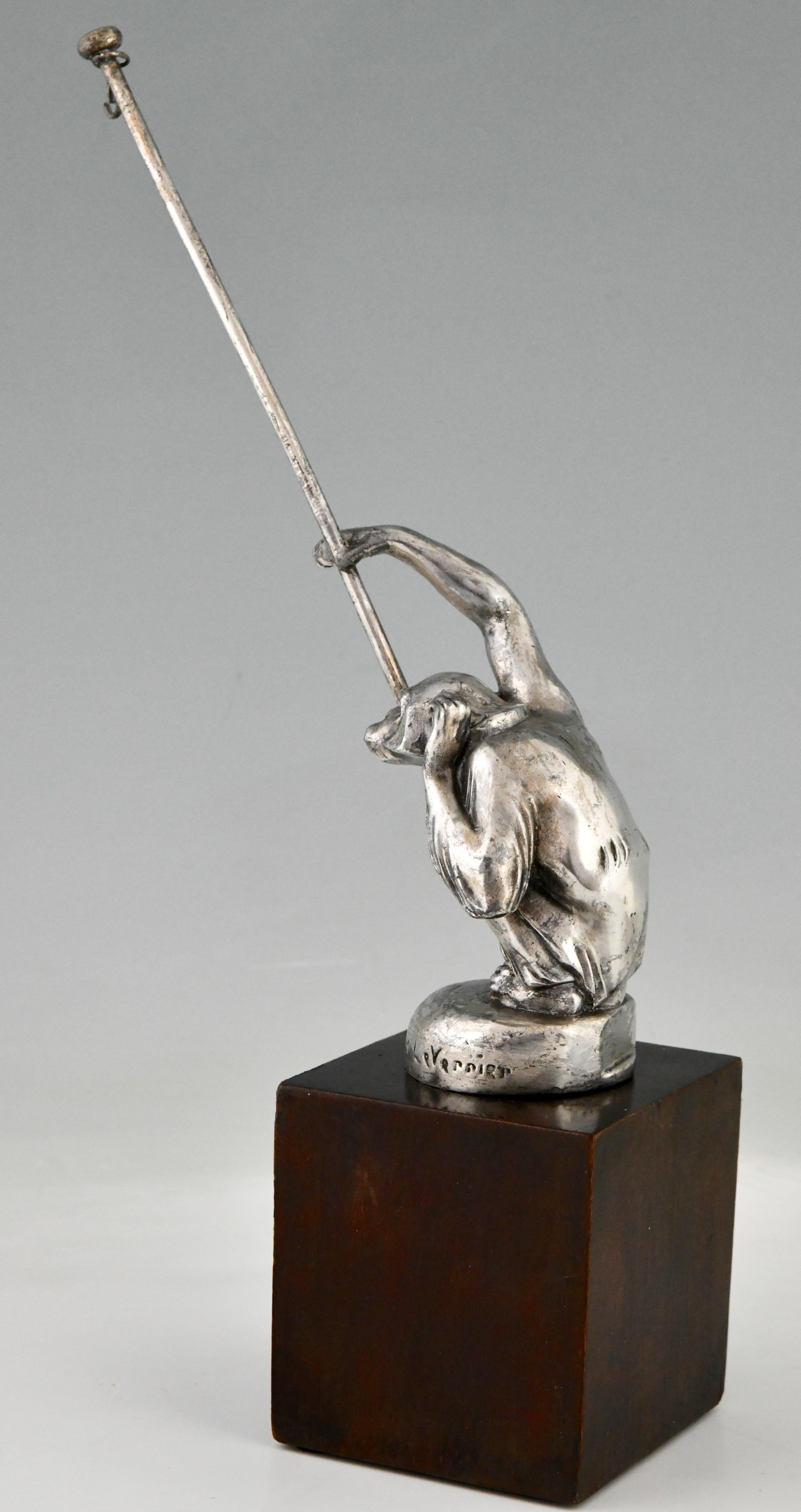 Inizio XX secolo Scimmia Mascotte con asta della bandiera Boubou di Art Verrier Francia 1920 in vendita
