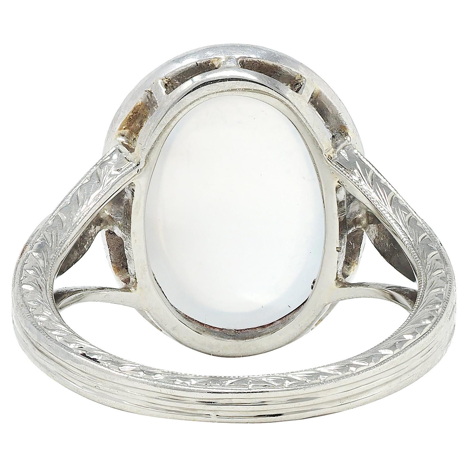 Art Deco Moonstone 18 Karat White Gold Vintage Wheat Dinner Ring In Excellent Condition For Sale In Philadelphia, PA